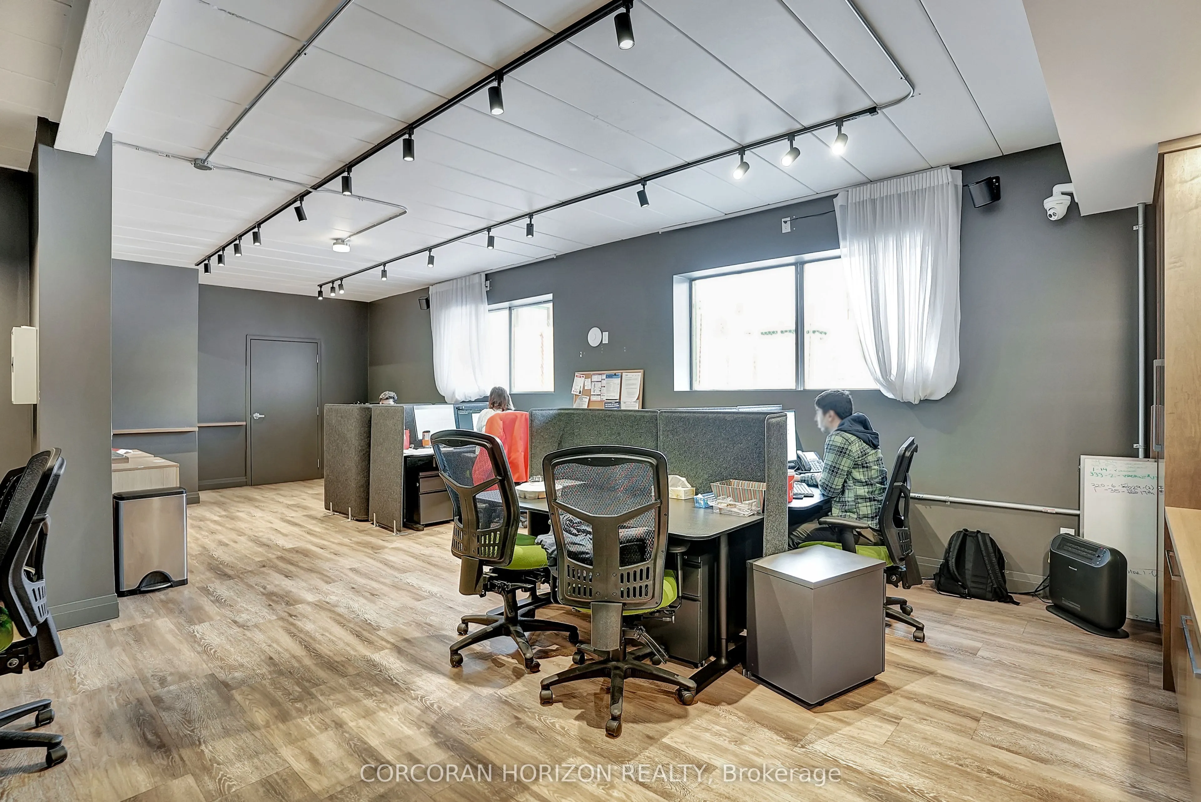618 King Street W
