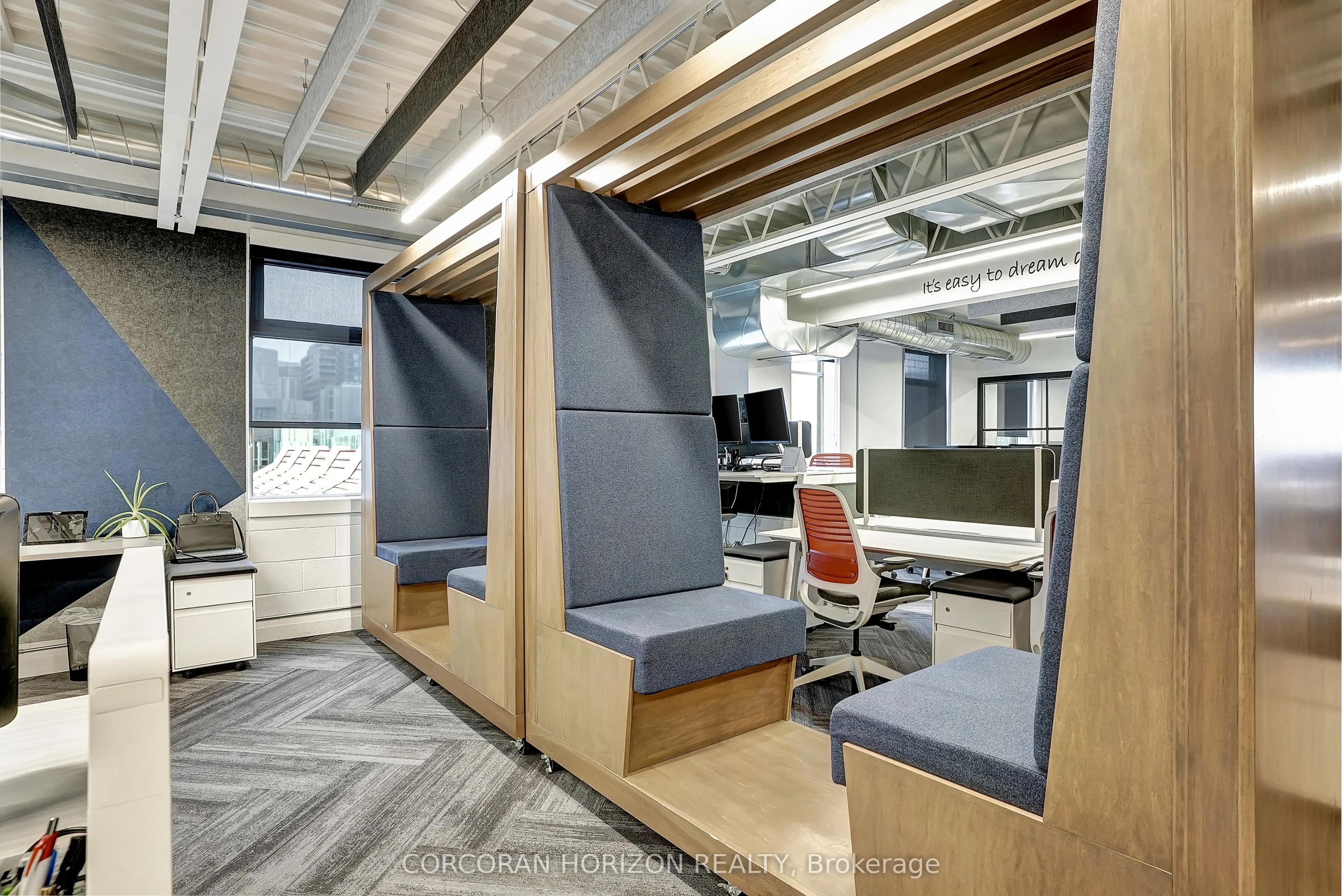 618 King Street W