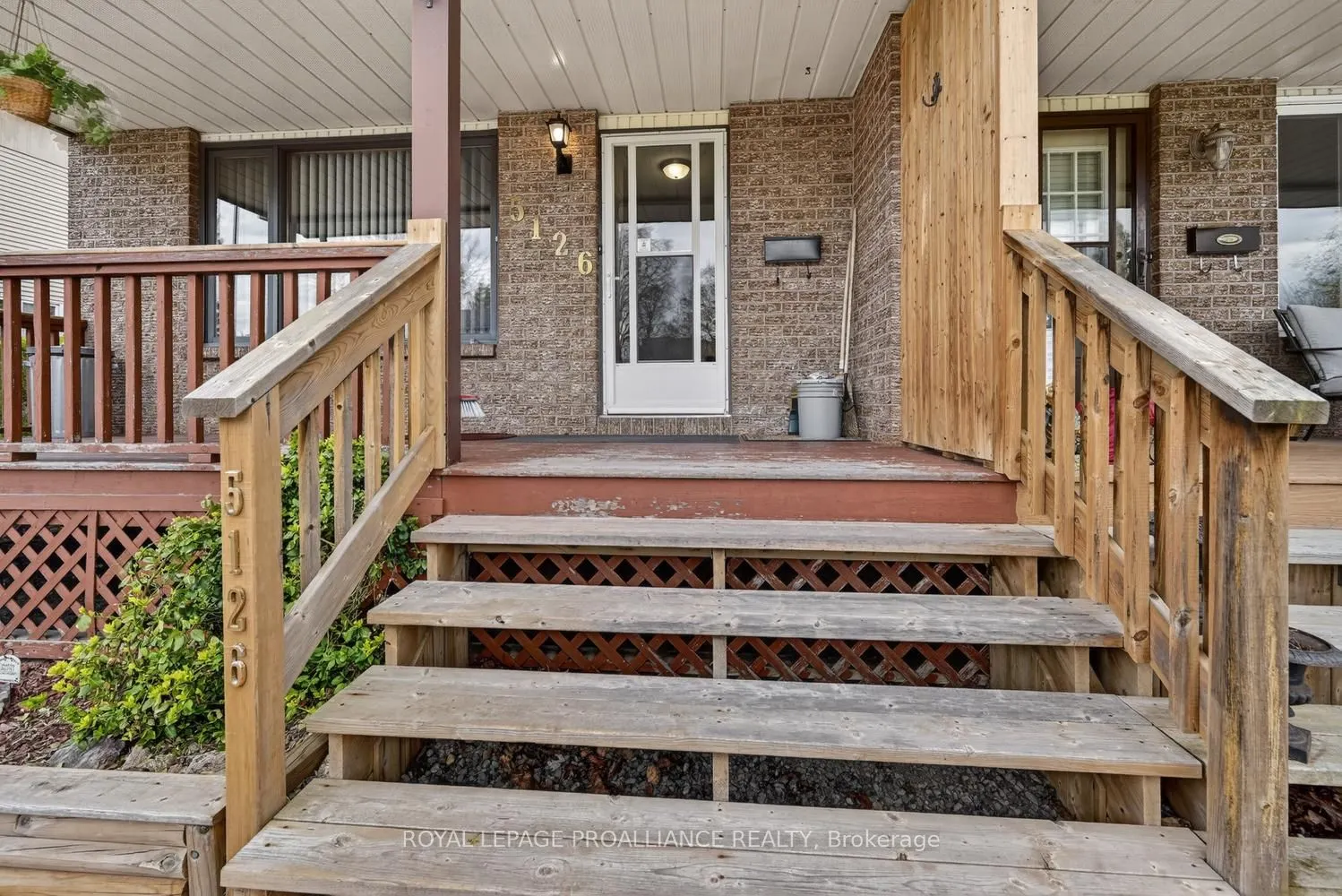 5126 Meadowland Drive W