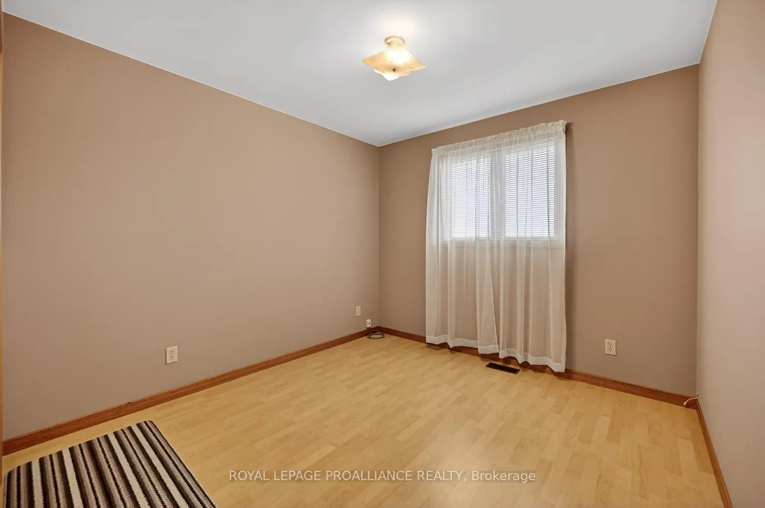 5126 Meadowland Drive W