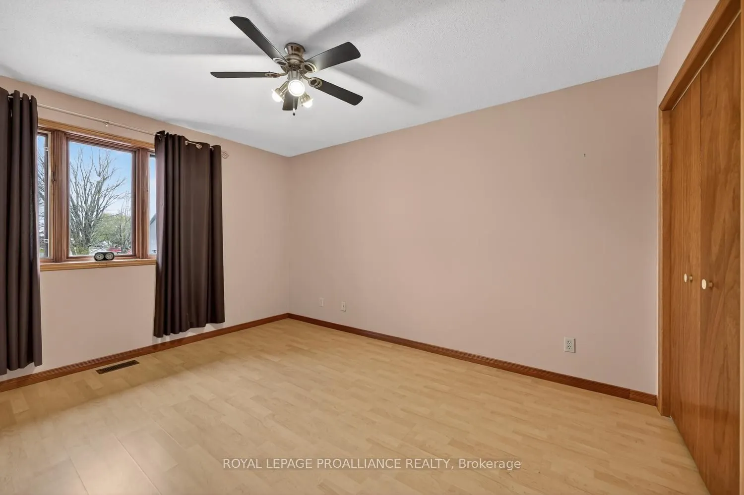 5126 Meadowland Drive W