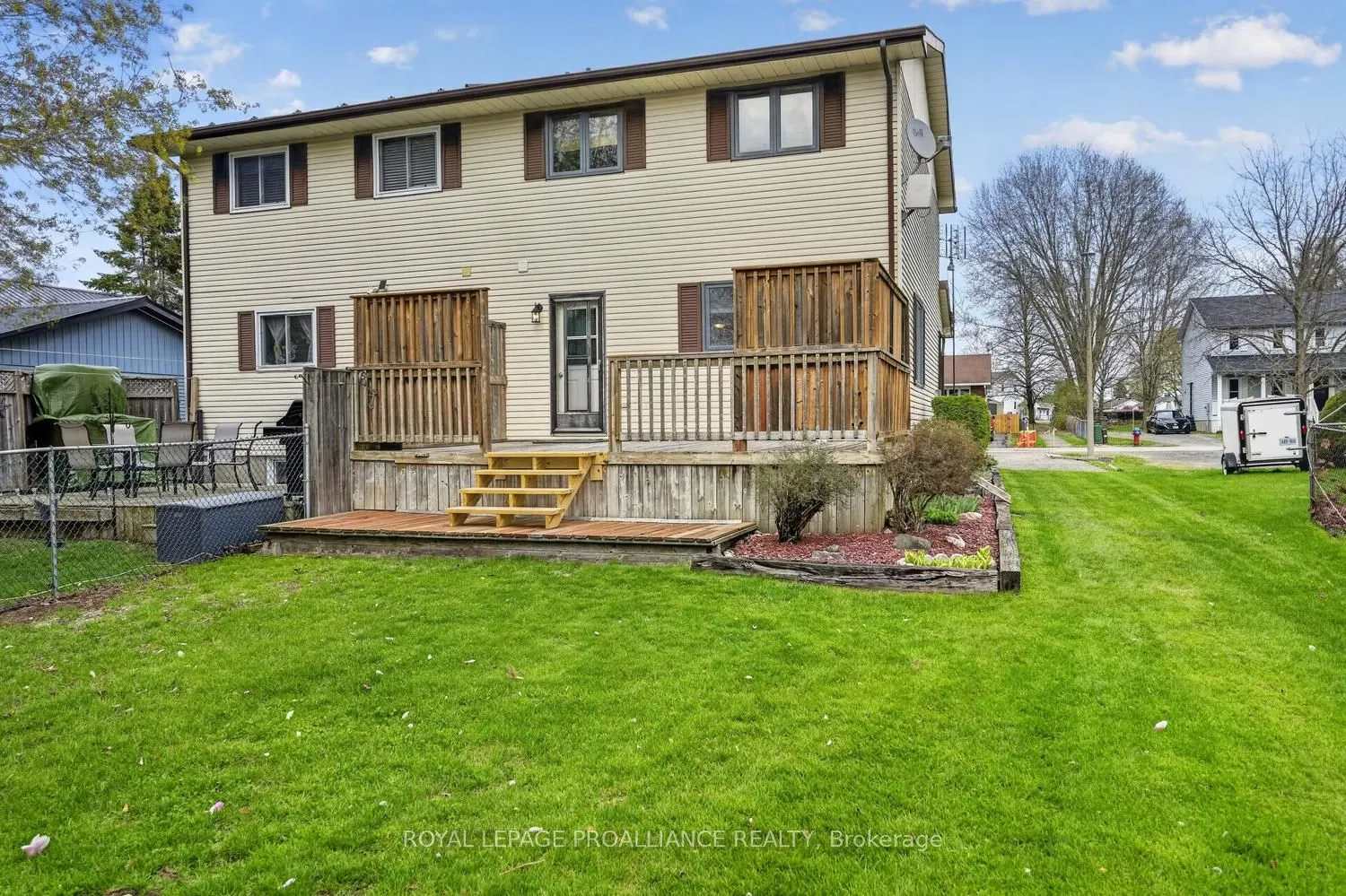 5126 Meadowland Drive W