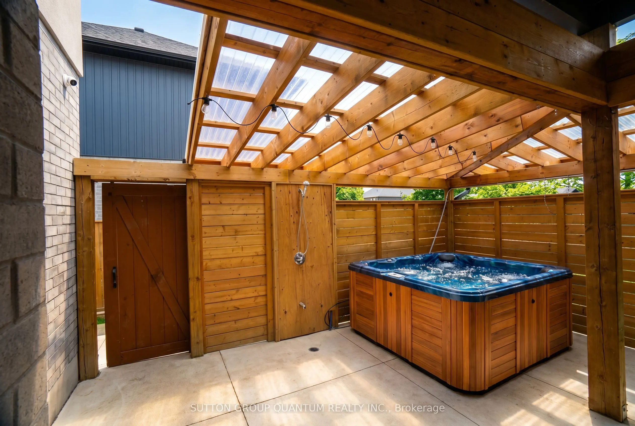 104 Thames Springs Crescent