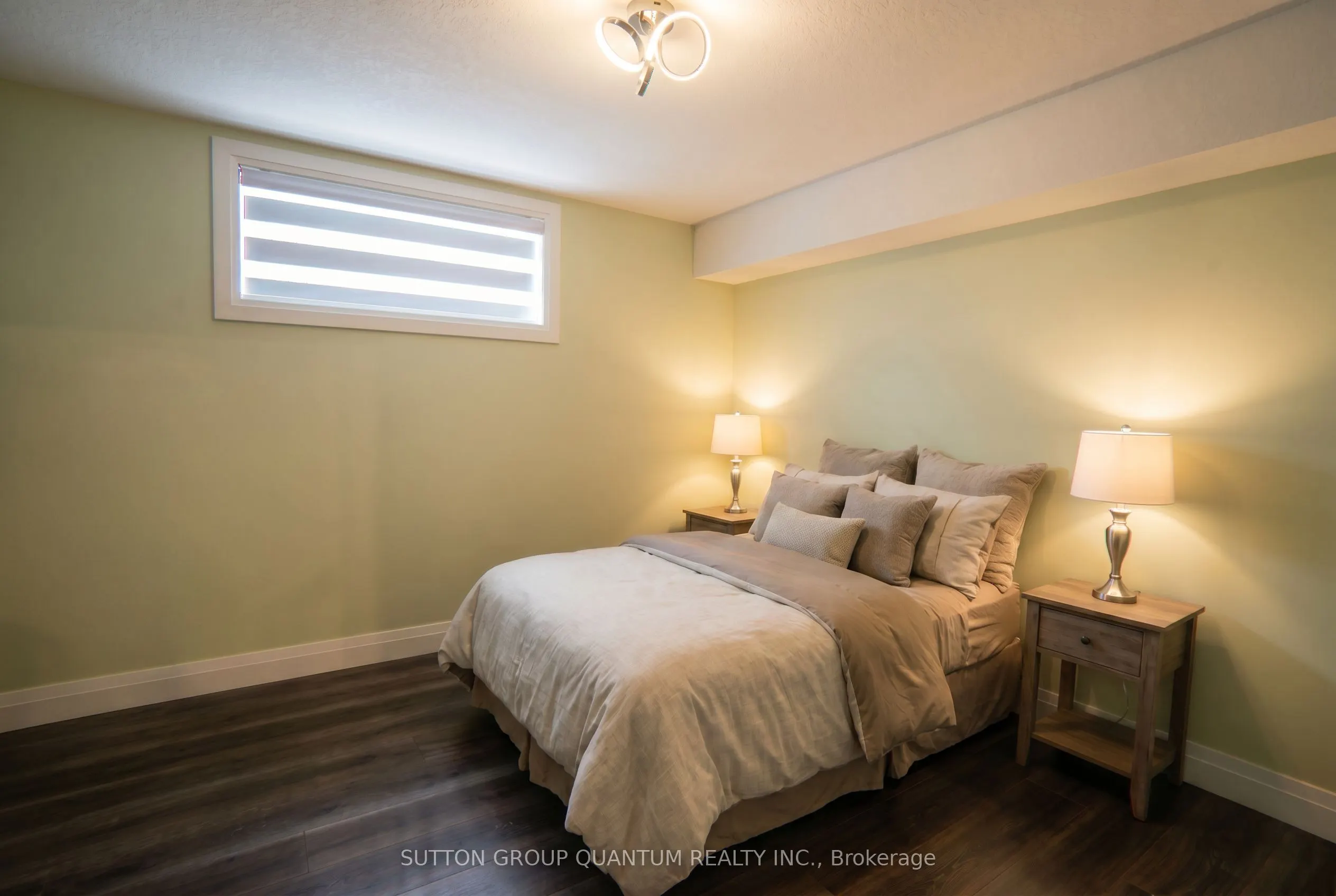 104 Thames Springs Crescent