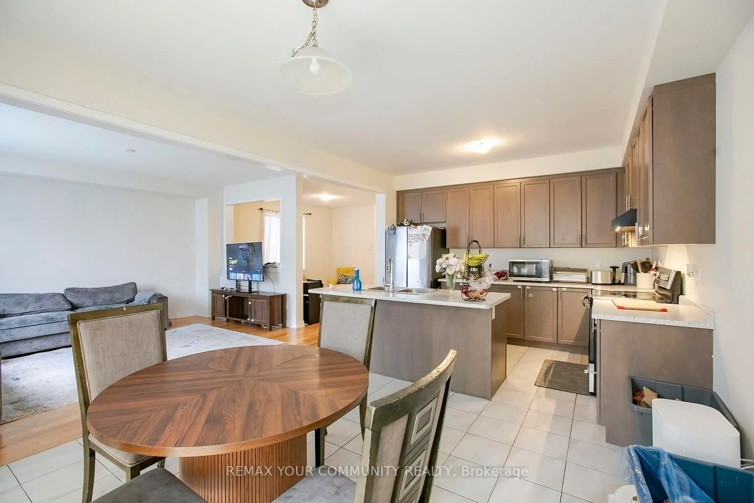 106 Higgins Avenue