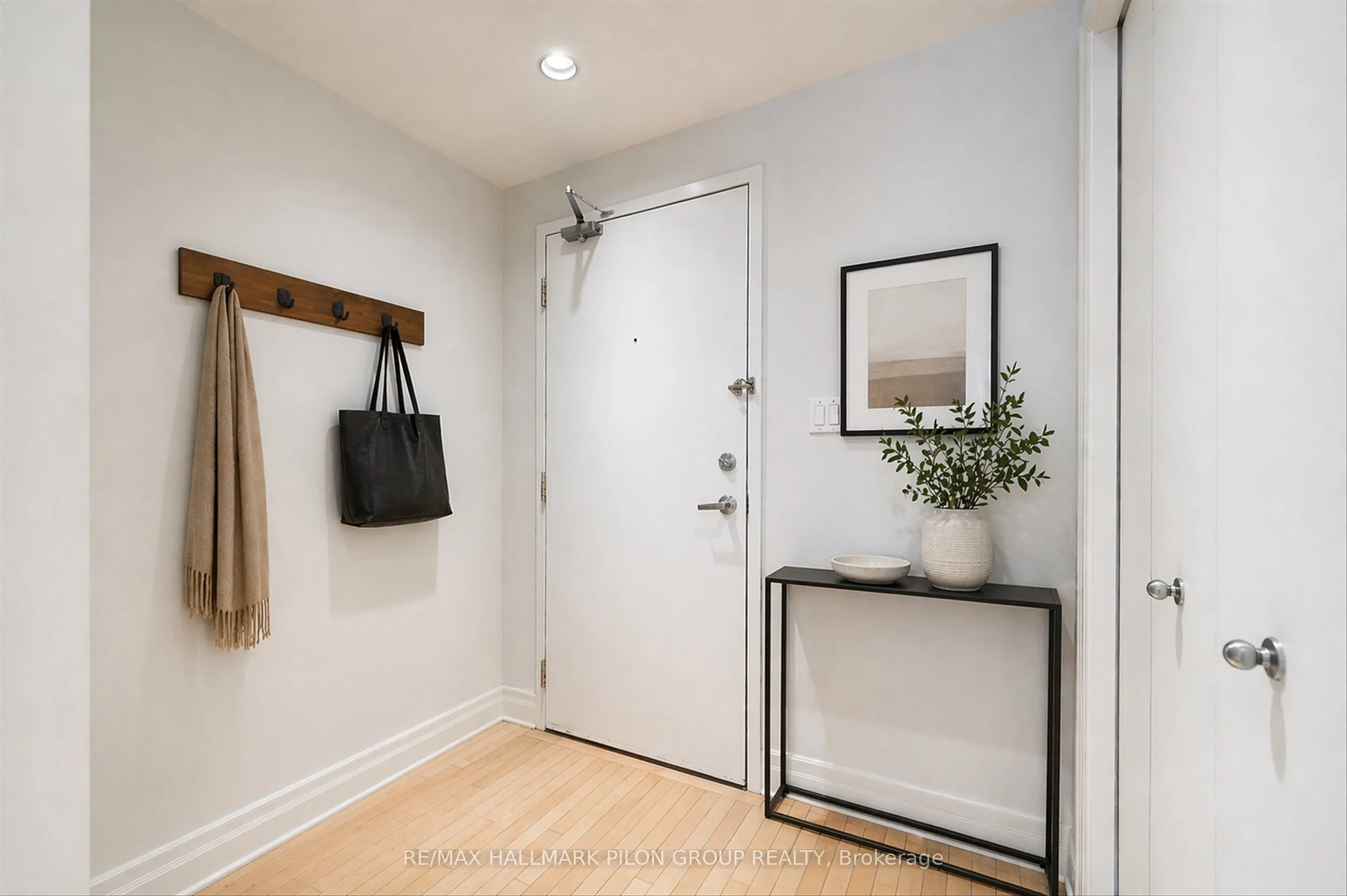 950 Marguerite Avenue #109
