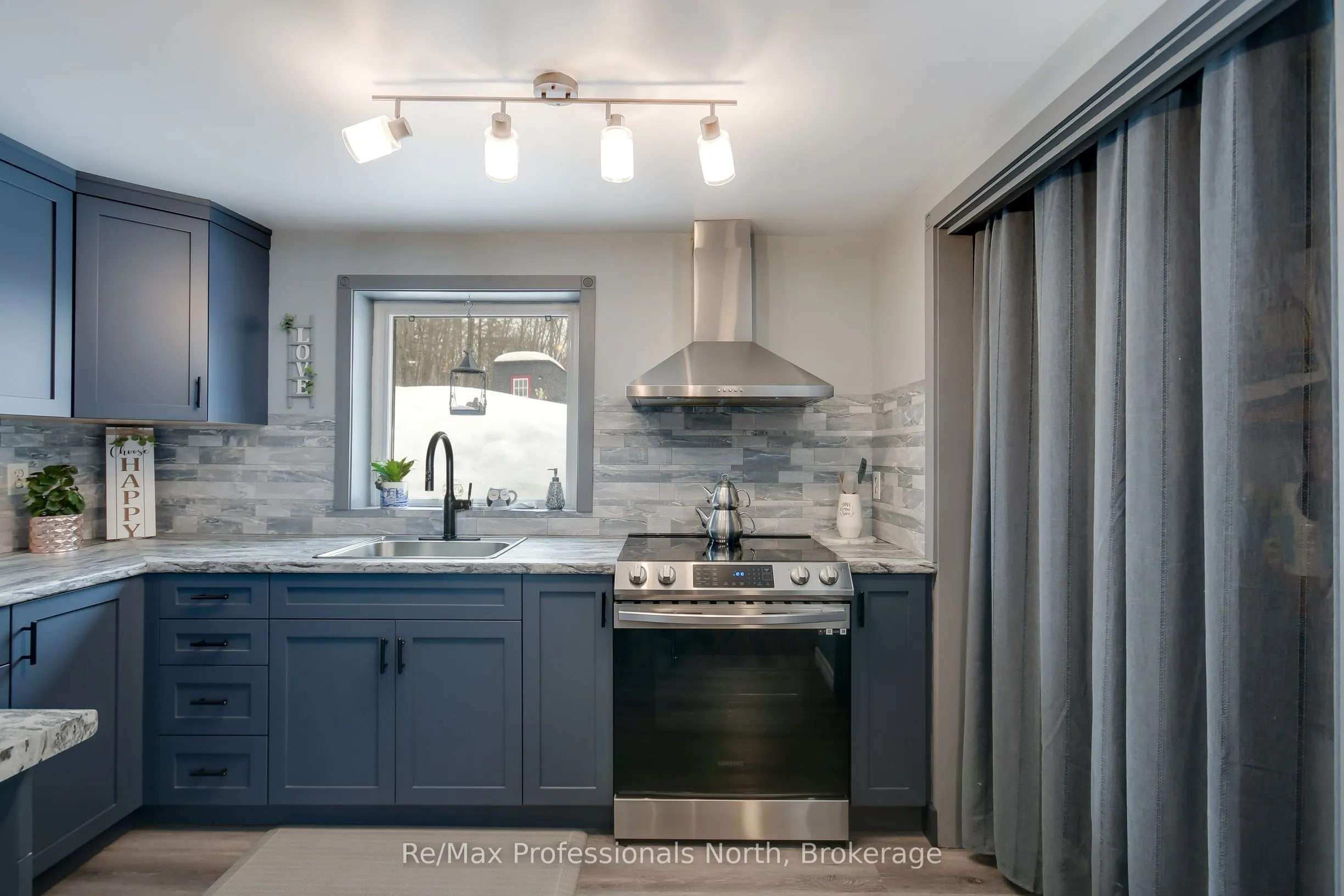 1017 BARLOCHAN Road