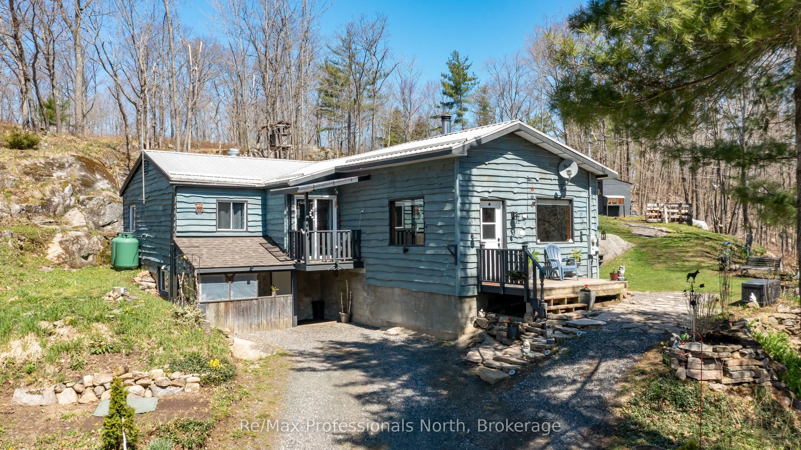1017 BARLOCHAN Road