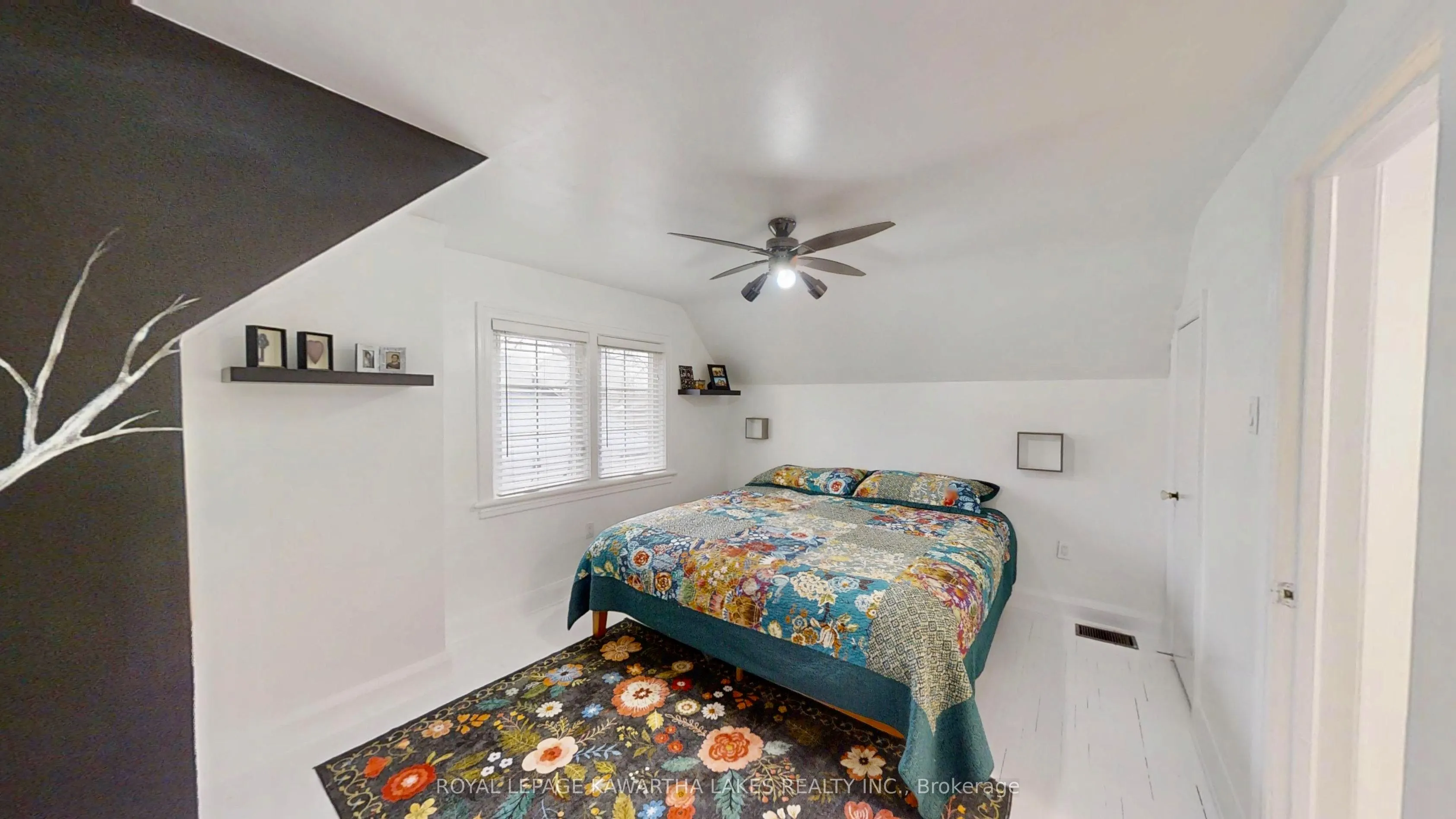 114 Colborne Street W