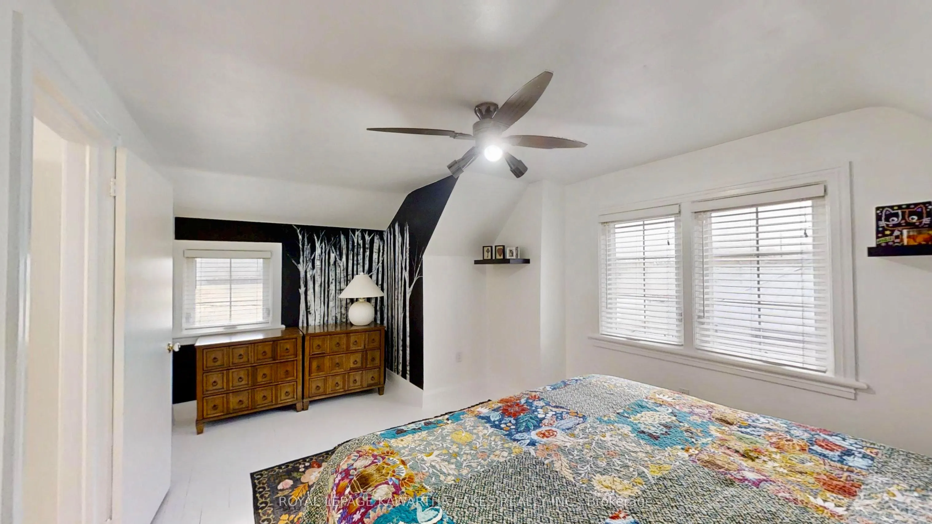 114 Colborne Street W