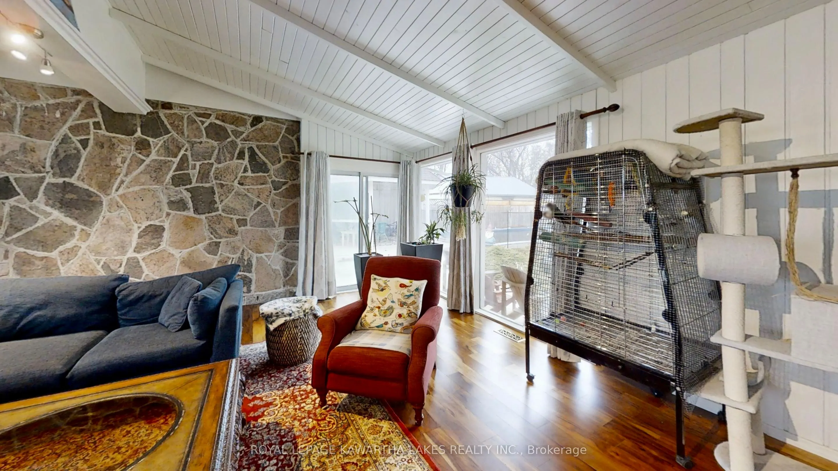 114 Colborne Street W