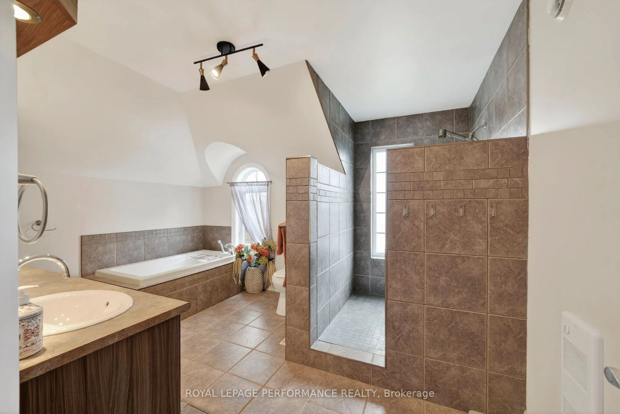 6218 Shannon Lane