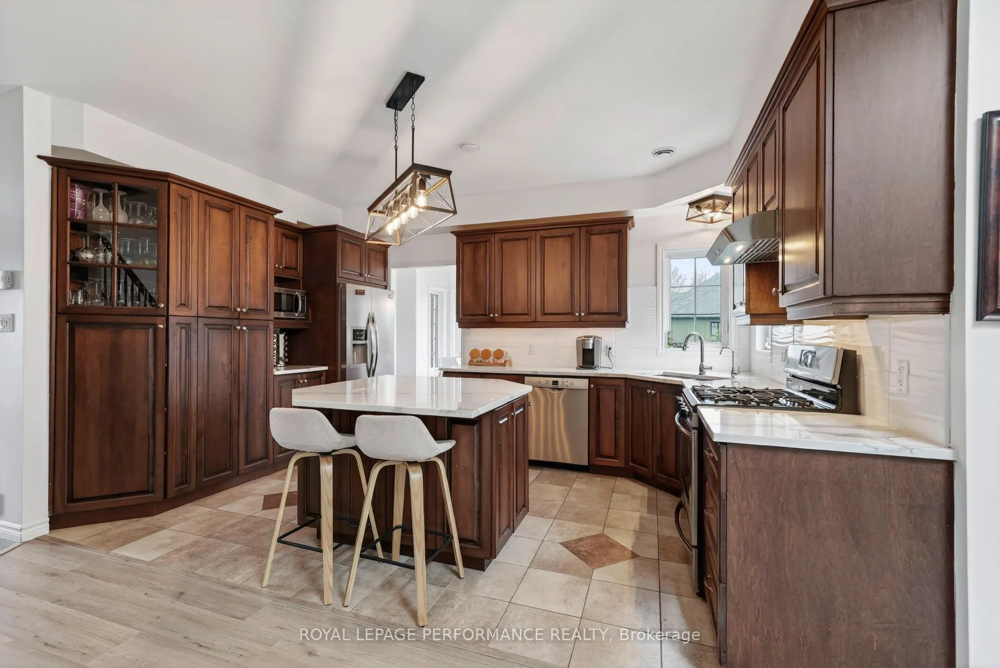 6218 Shannon Lane