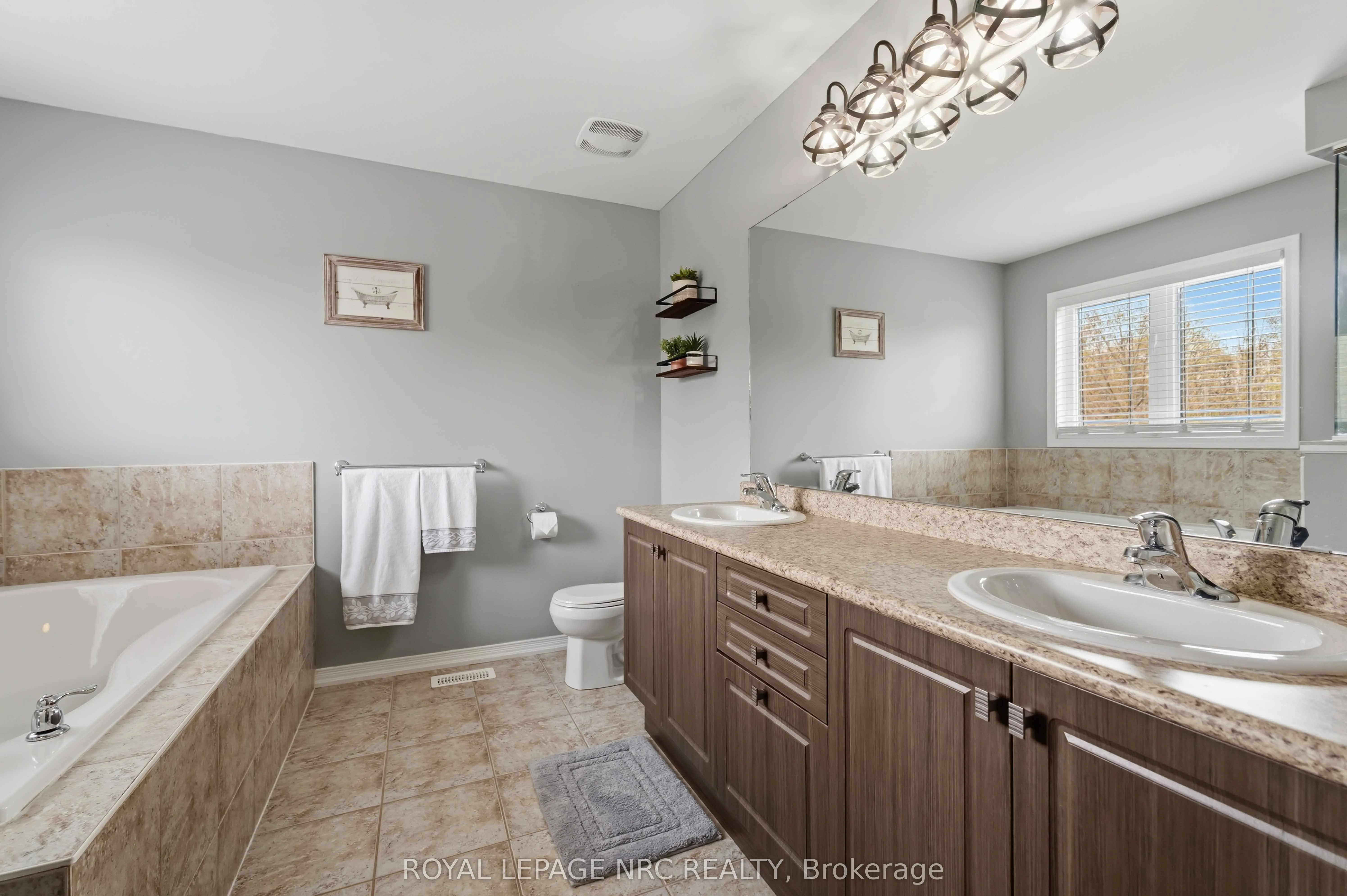 8769 Dogwood Crescent