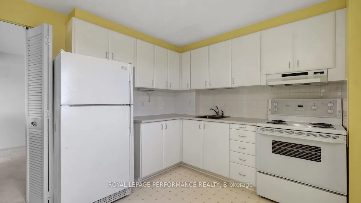 915 Elmsmere Road #903