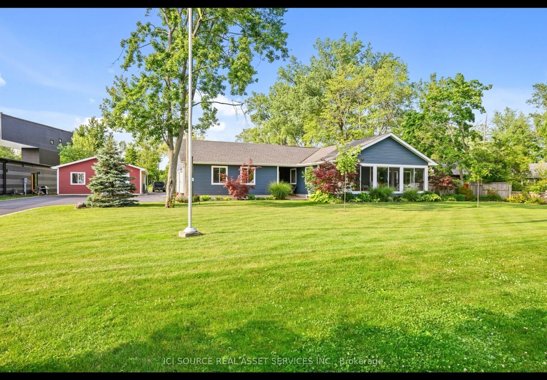 880 Edgemere Road