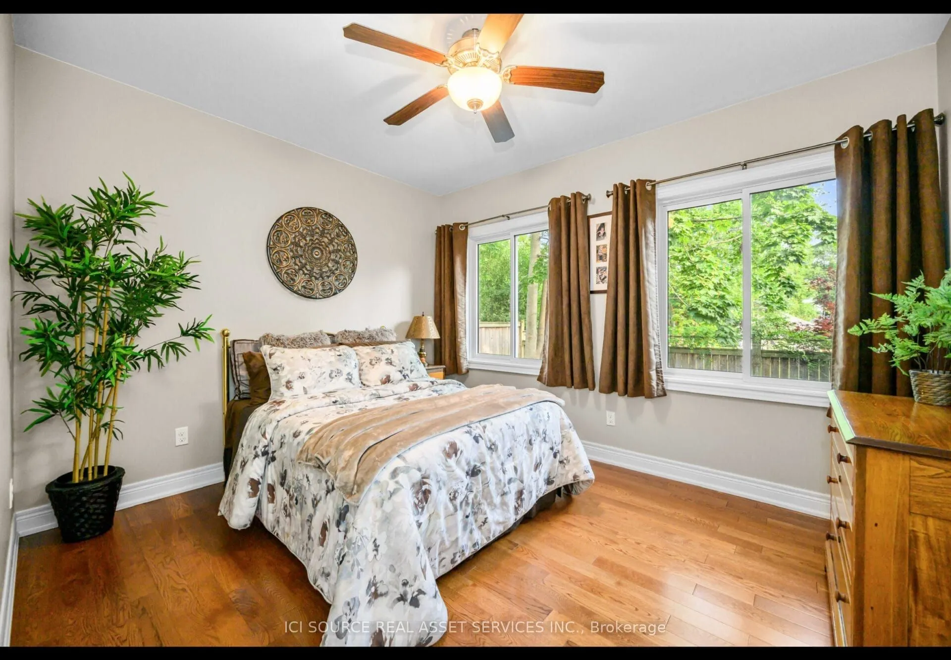 880 Edgemere Road