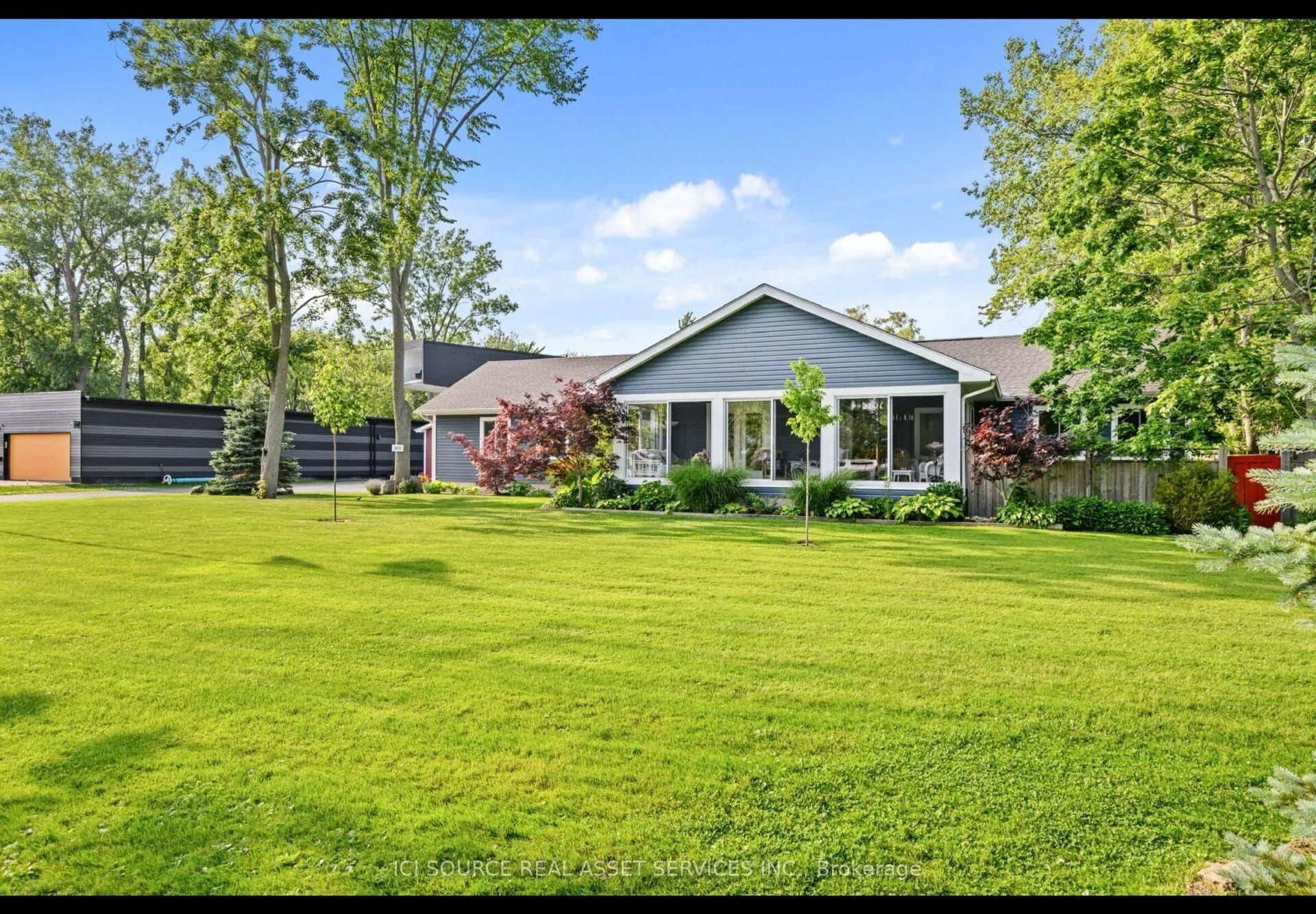 880 Edgemere Road