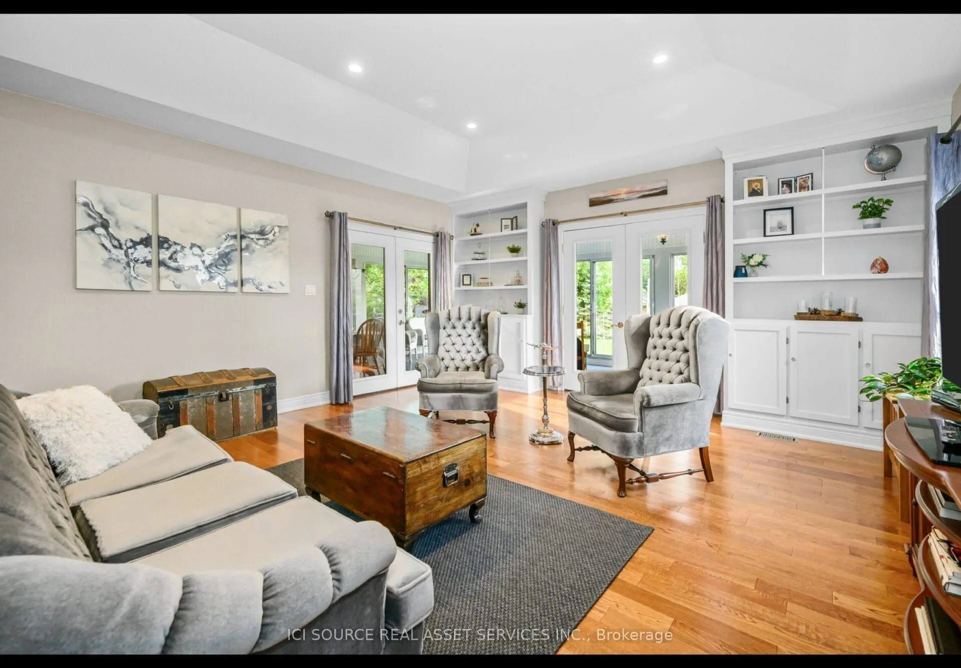 880 Edgemere Road