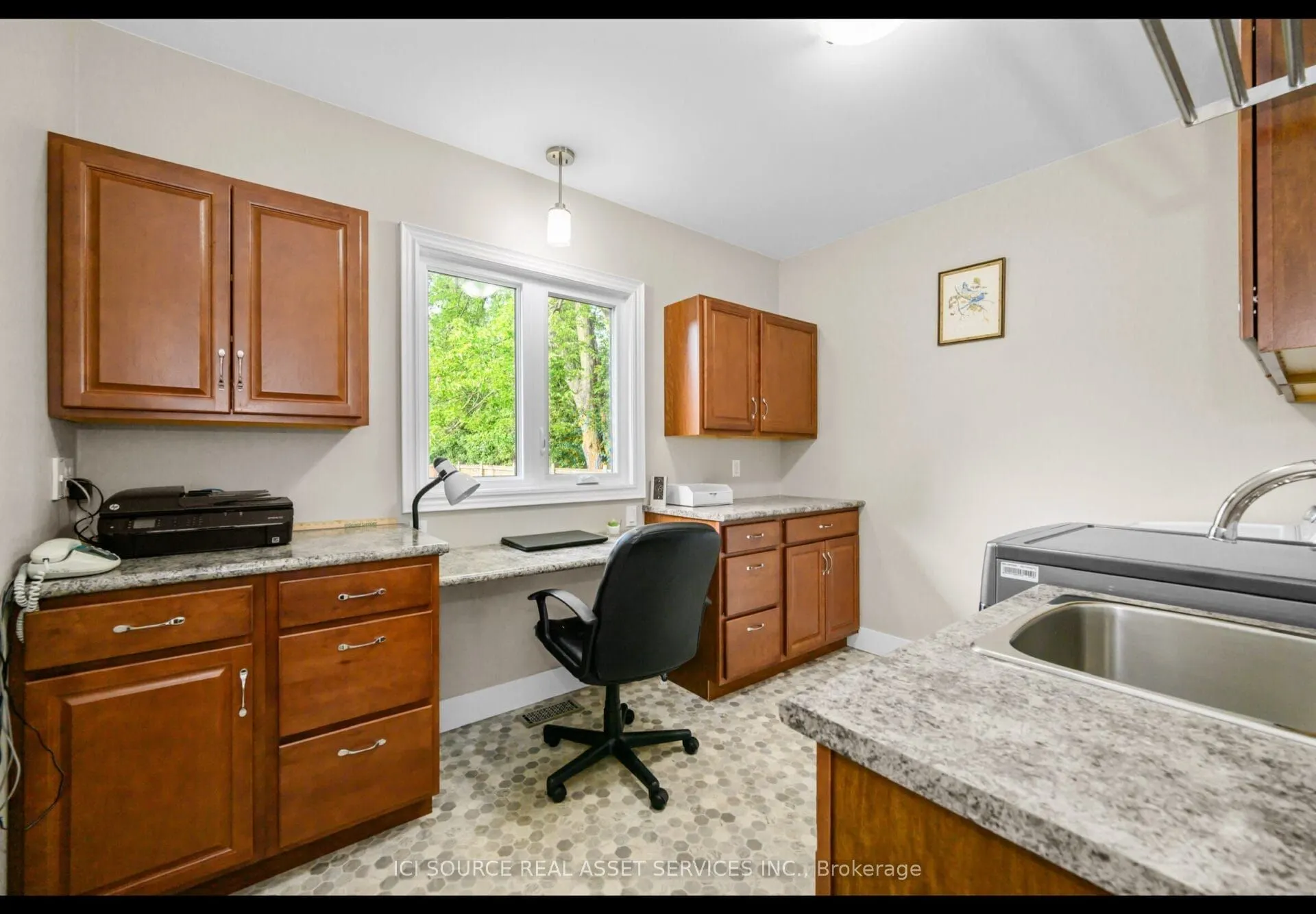 880 Edgemere Road