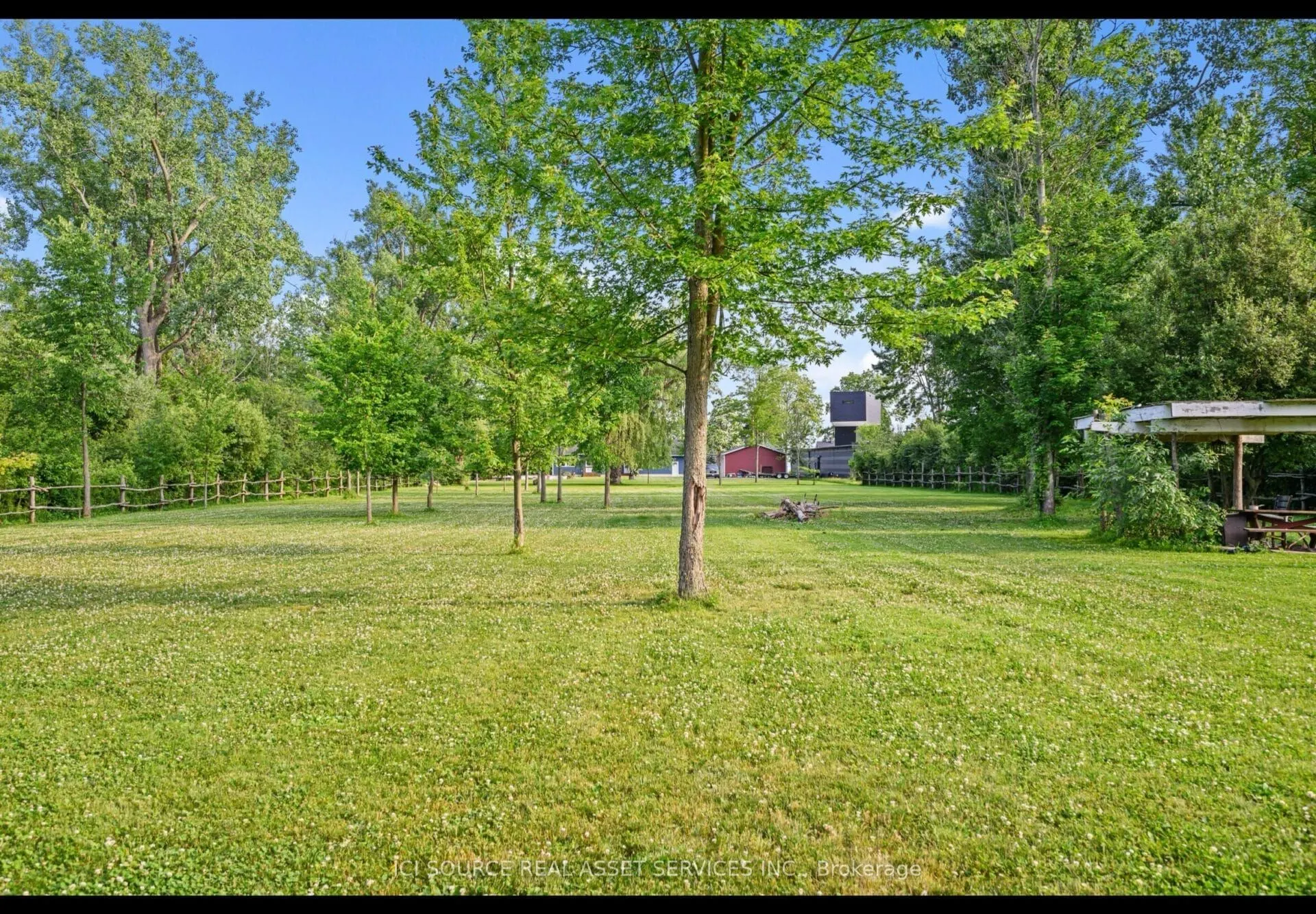 880 Edgemere Road