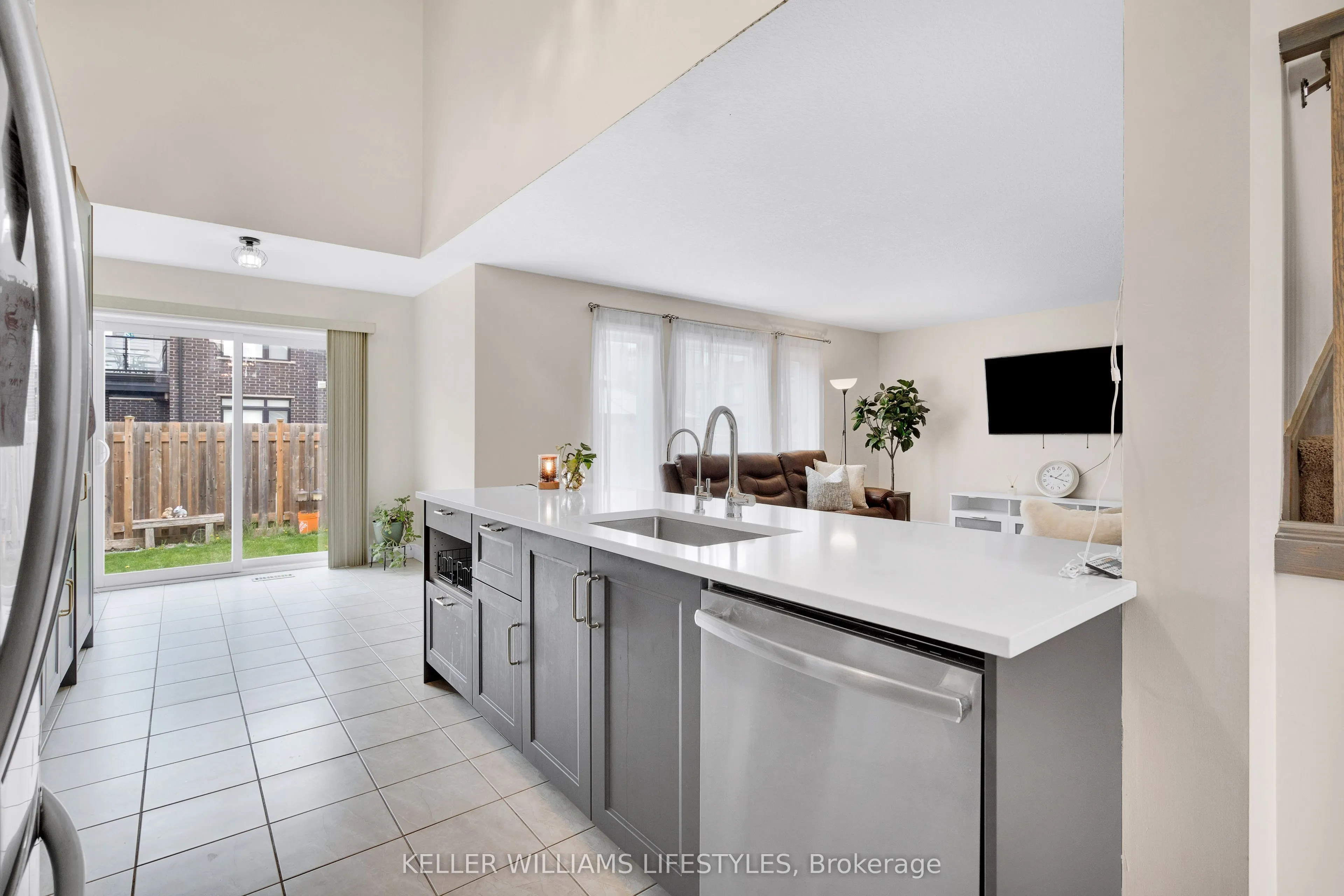 3270 Singleton Avenue #18