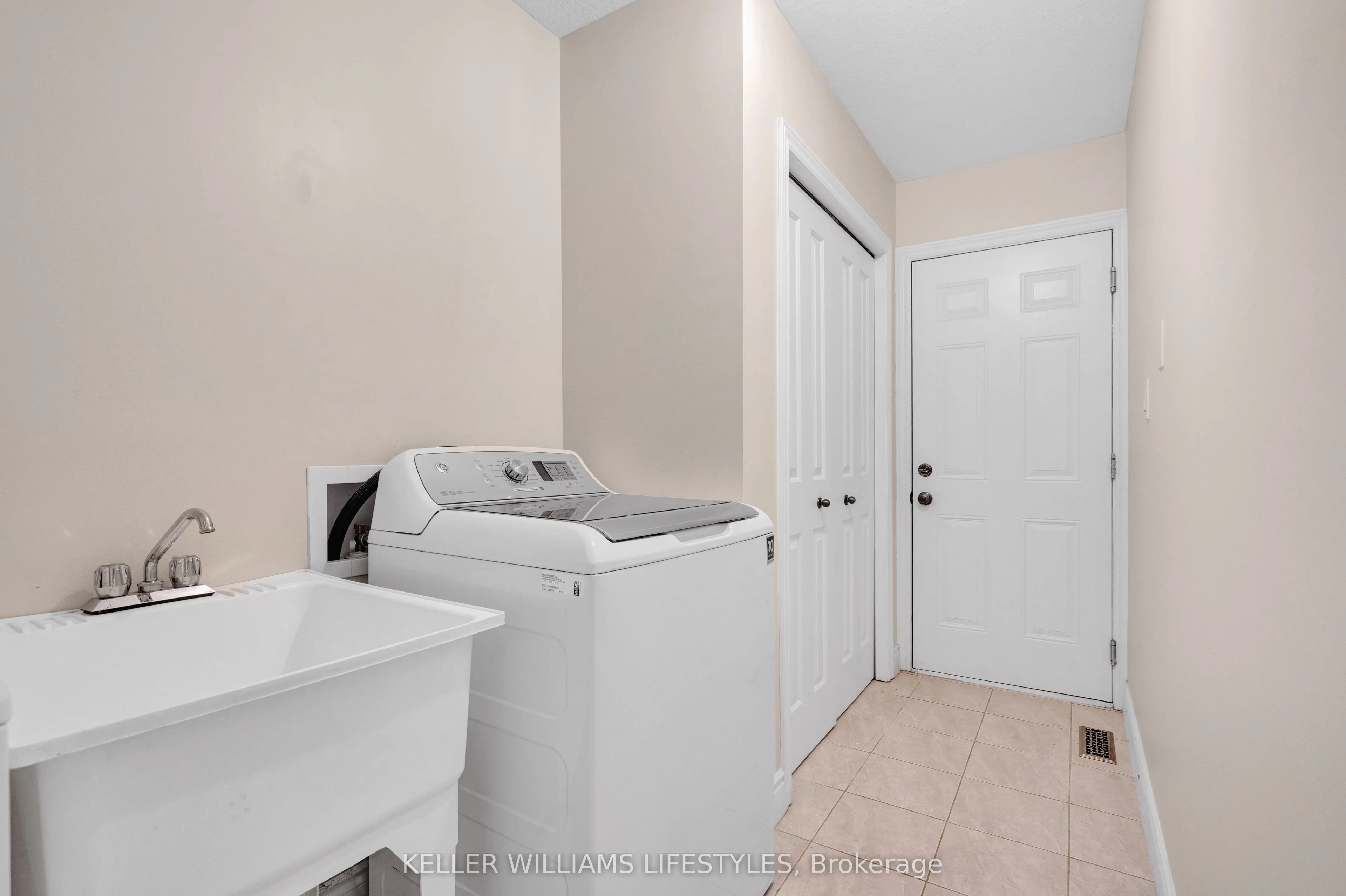 3270 Singleton Avenue #18
