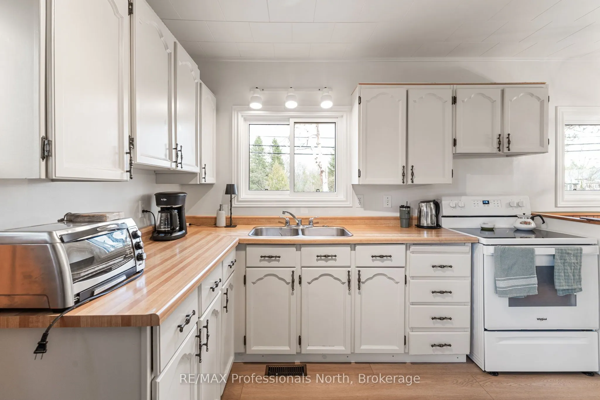 2195 Loop Road