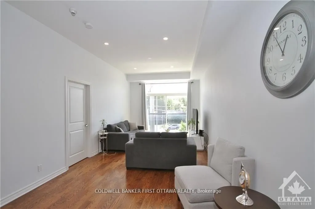 500 CLARIDGE Drive #205
