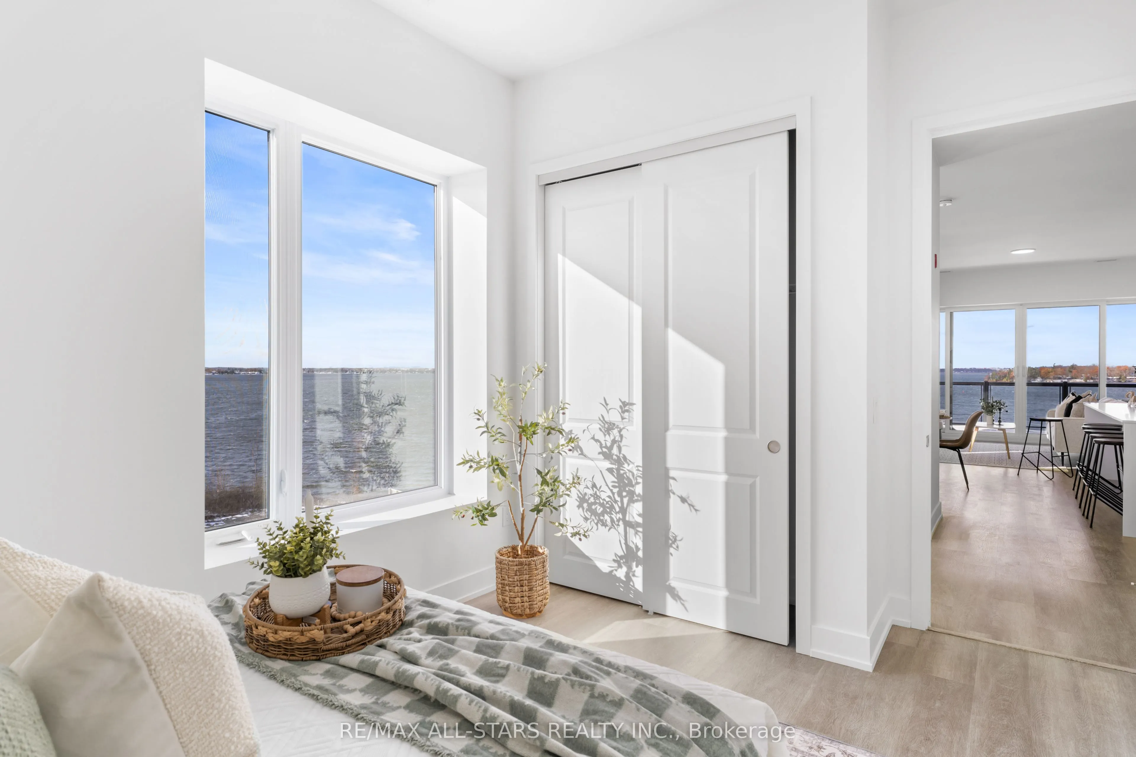 19B West Street N #PH#5