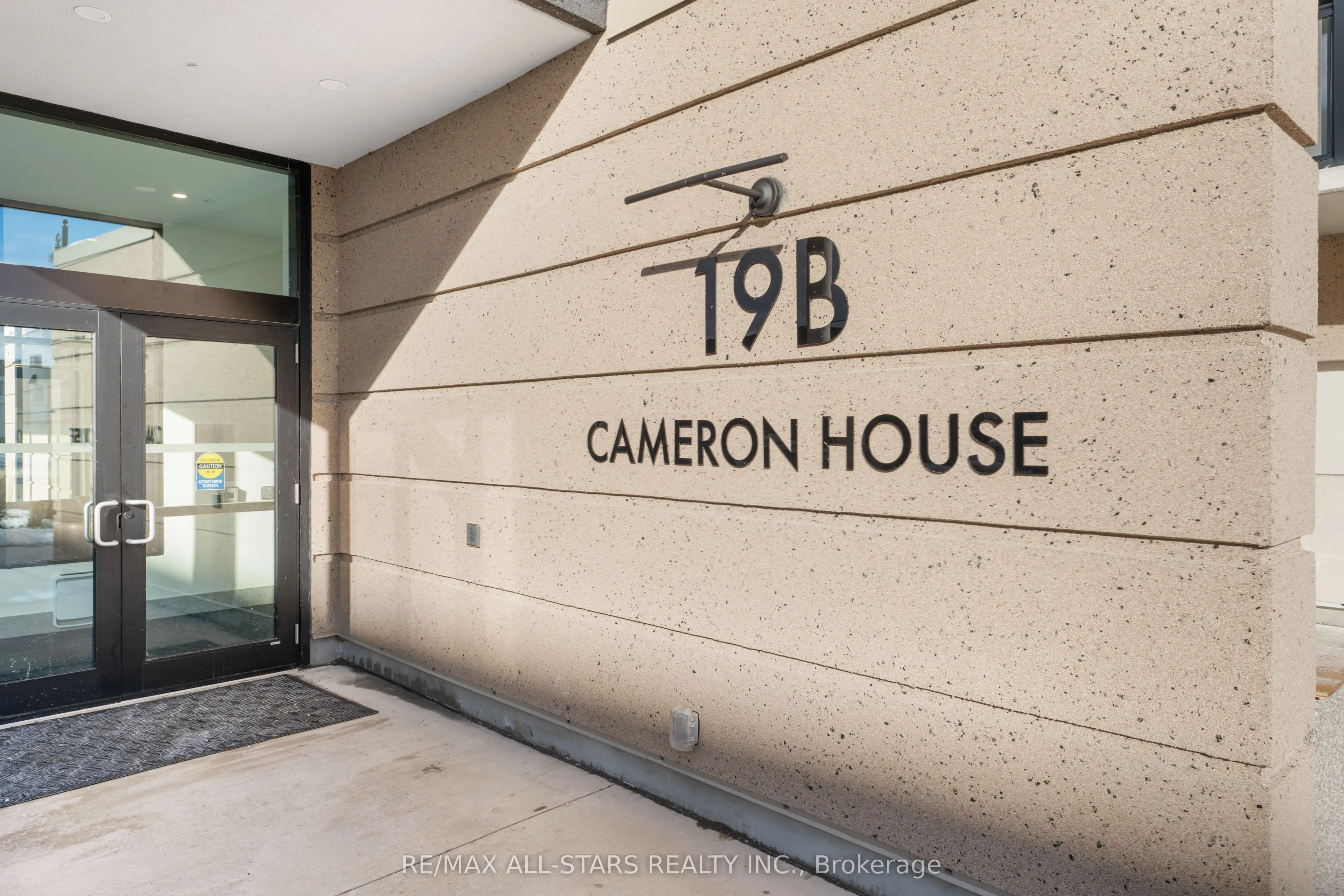 19B West Street N #PH#5