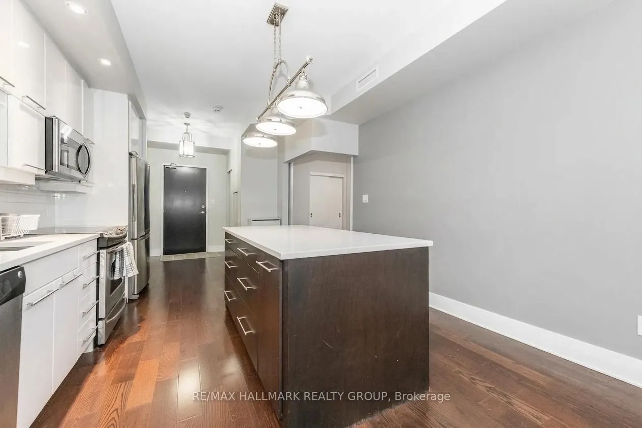 101 Richmond Road #319