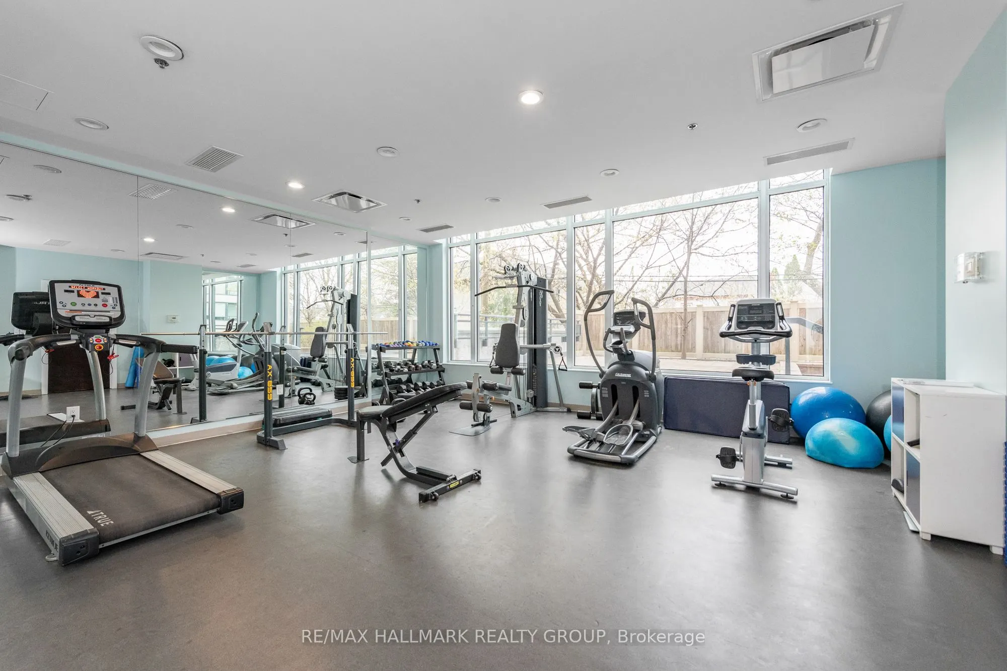 101 Richmond Road #319
