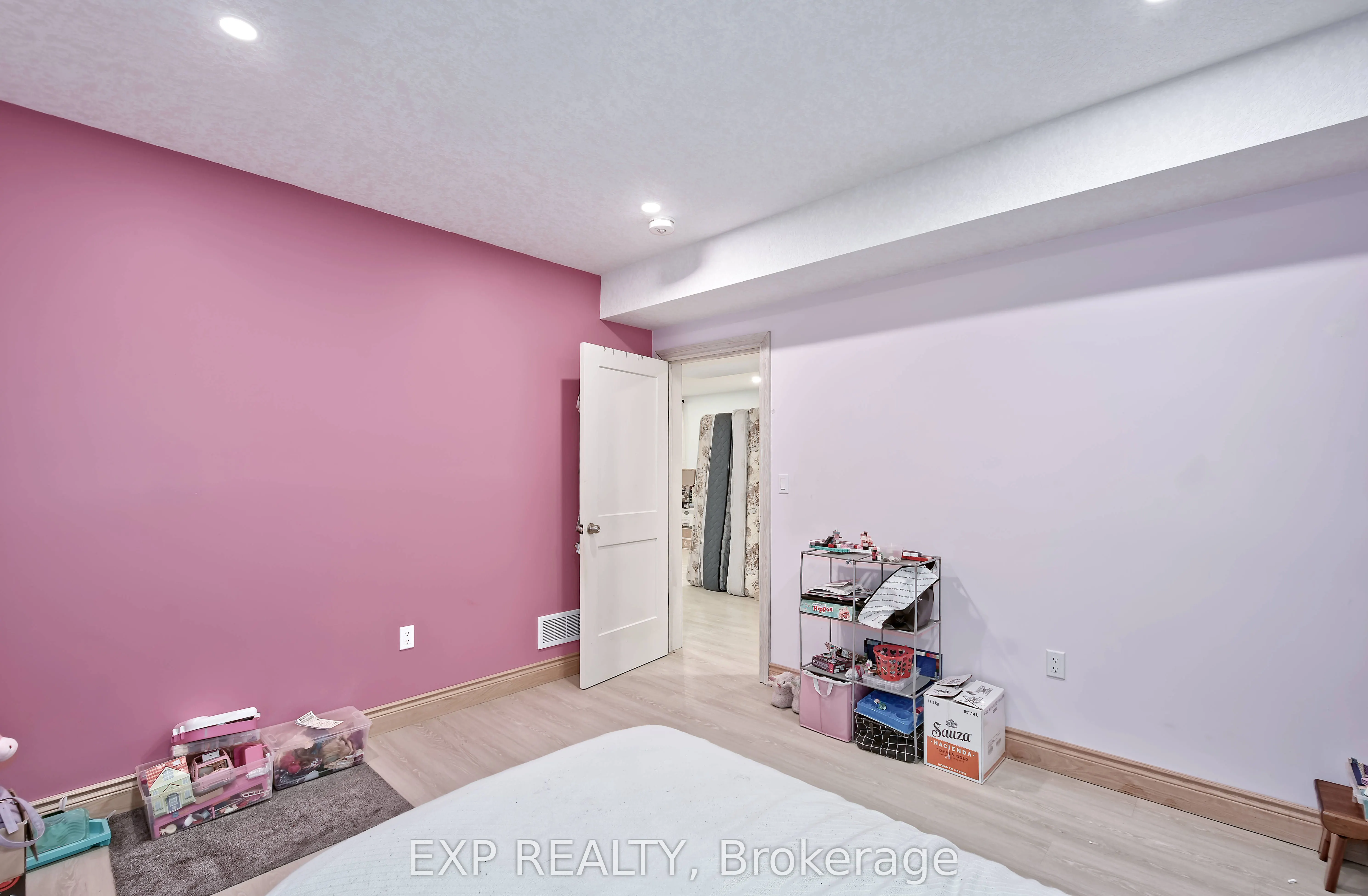 313 John Street S