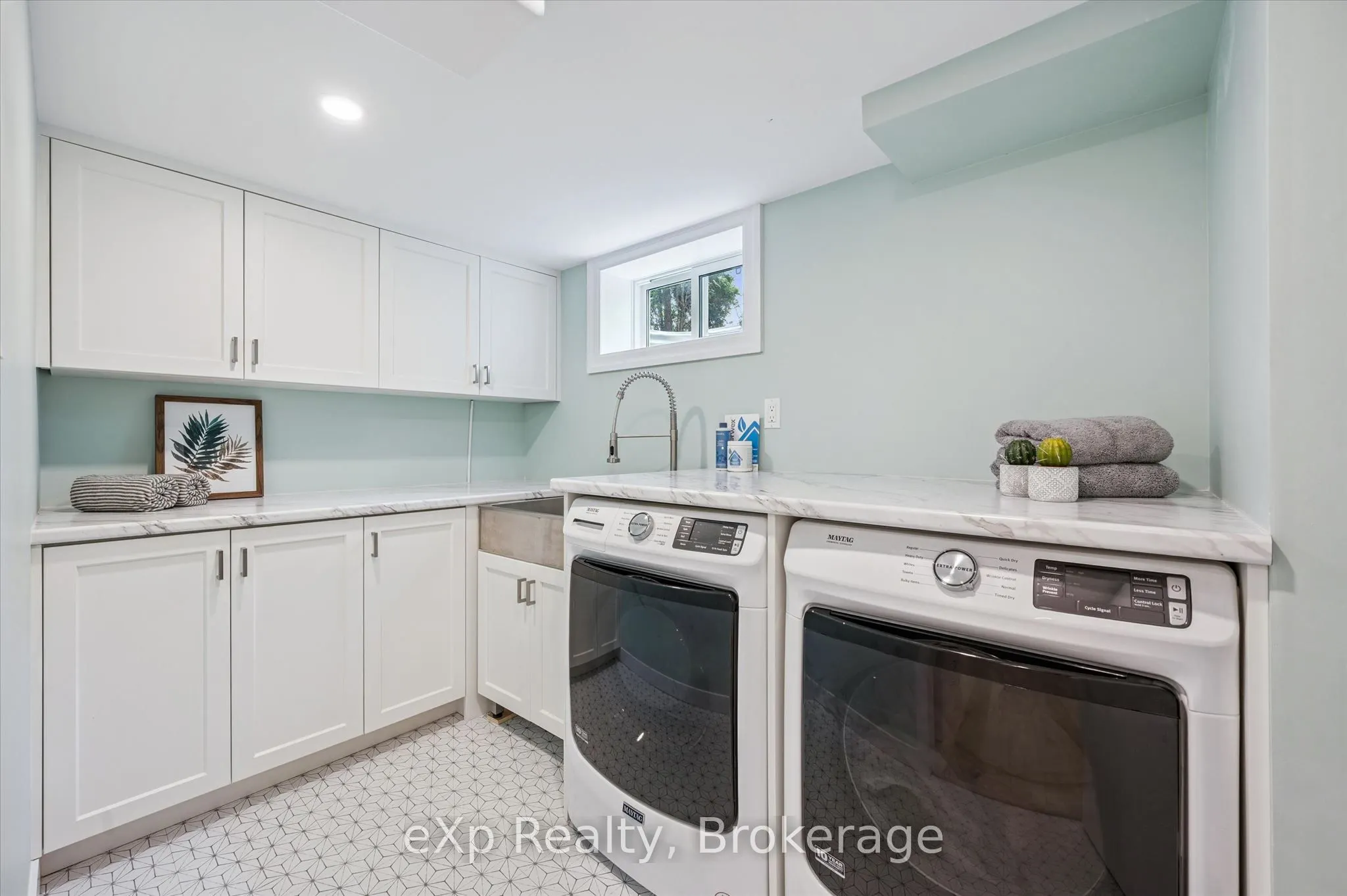 14 Glenwood Avenue