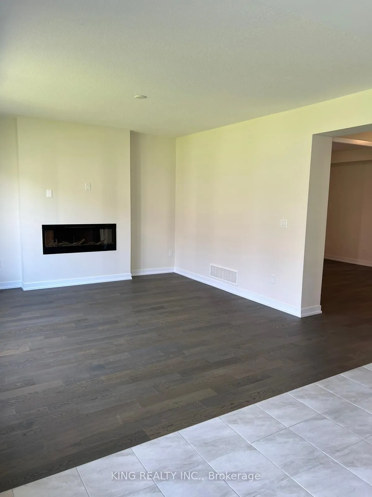82 SUNFLOWER Crescent