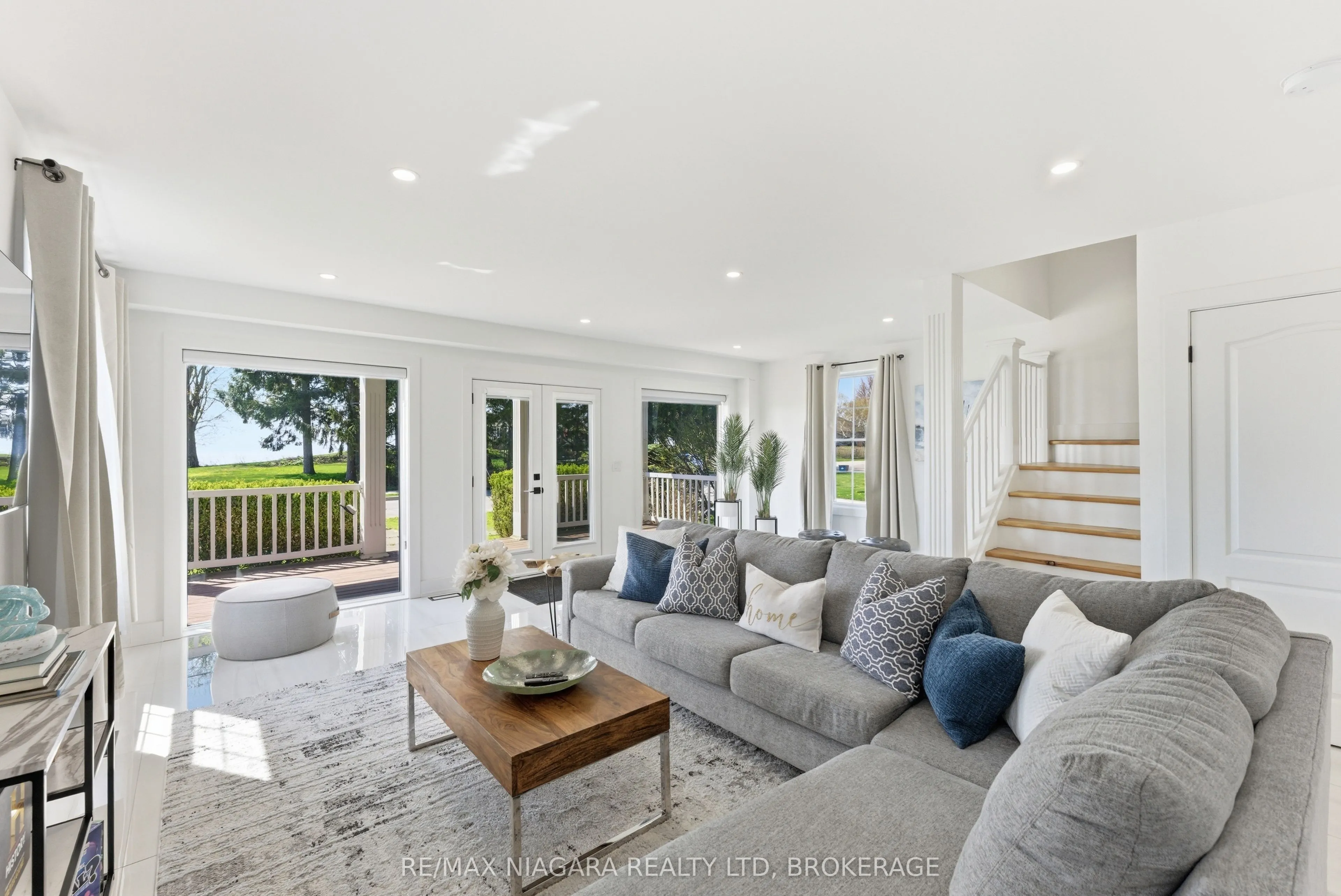 616 Lakeshore Road