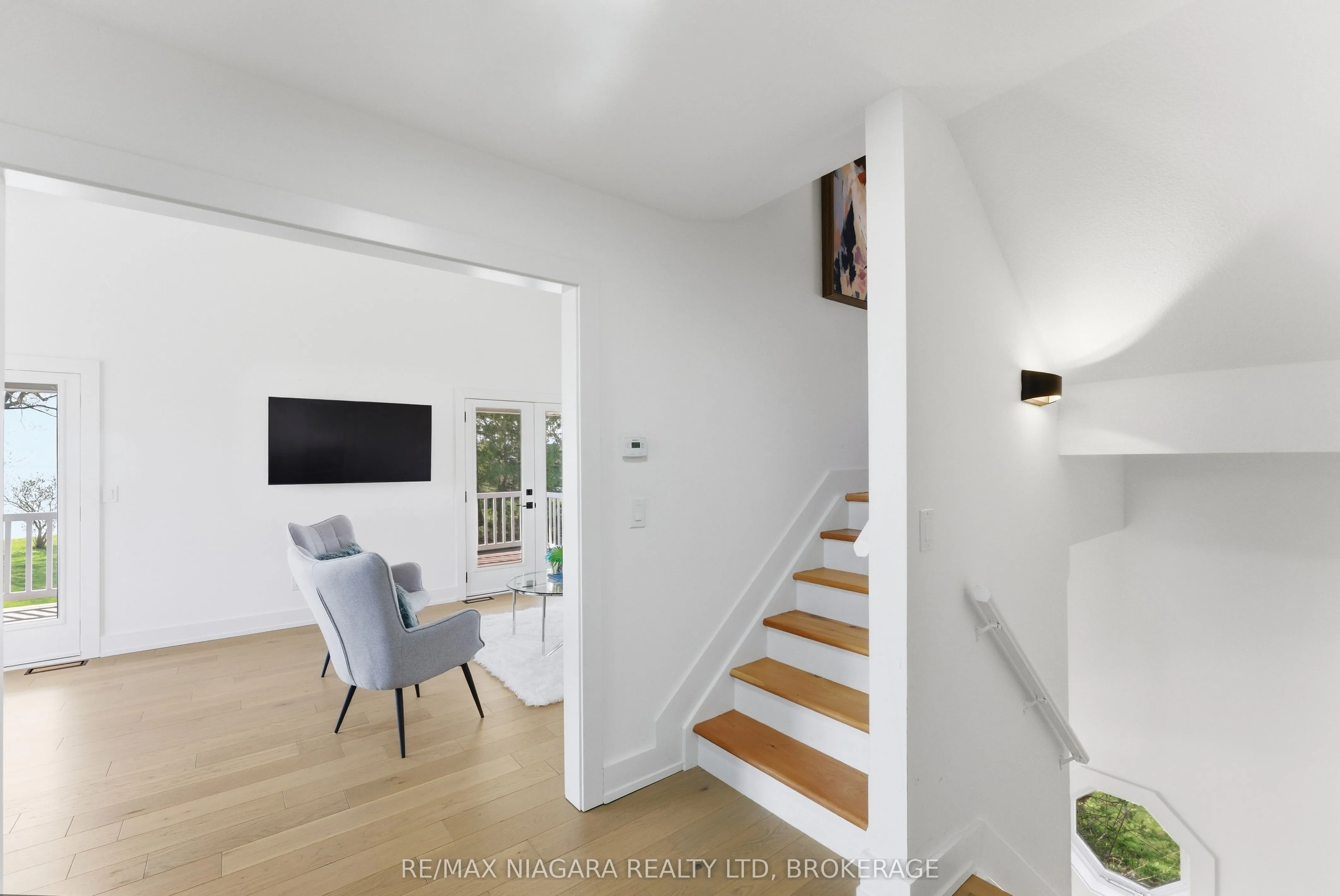 616 Lakeshore Road