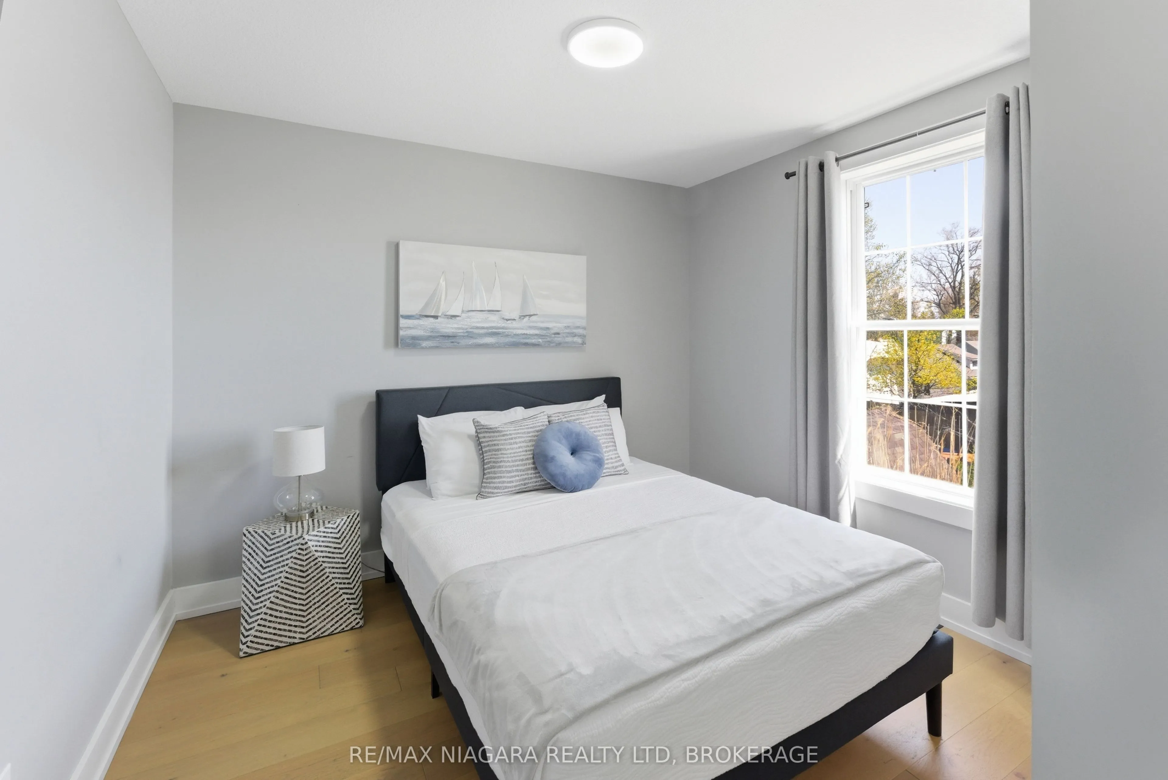 616 Lakeshore Road