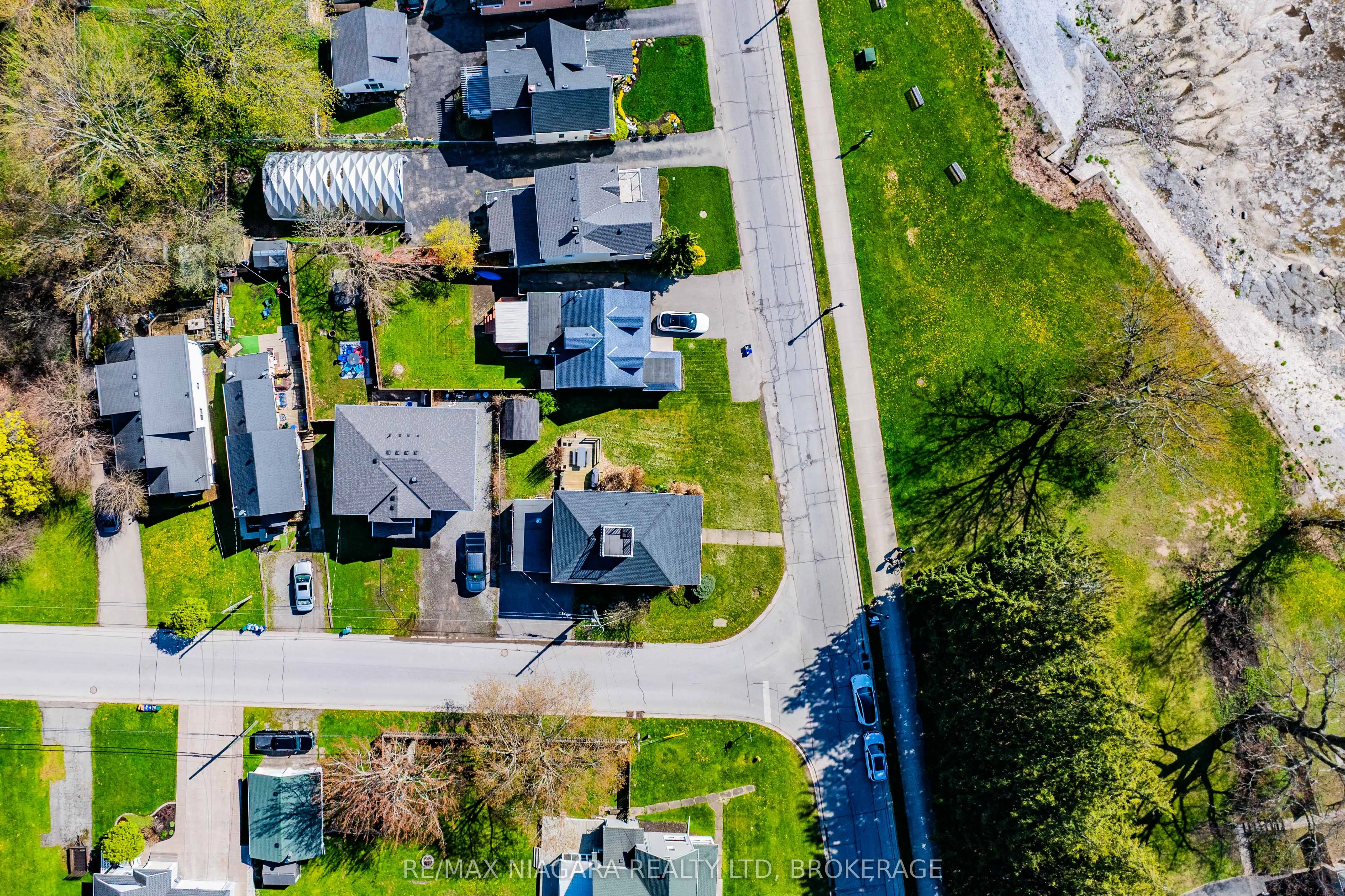 616 Lakeshore Road