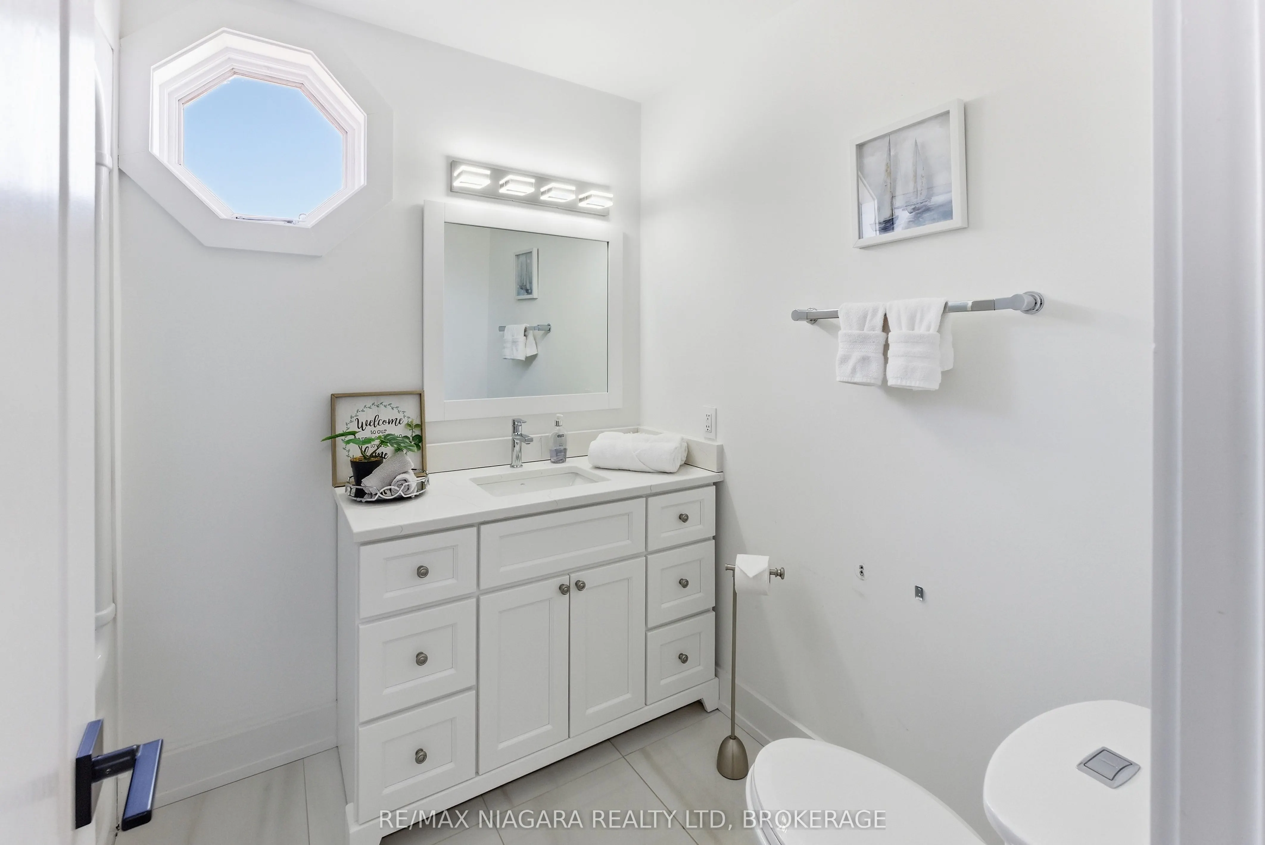 616 Lakeshore Road