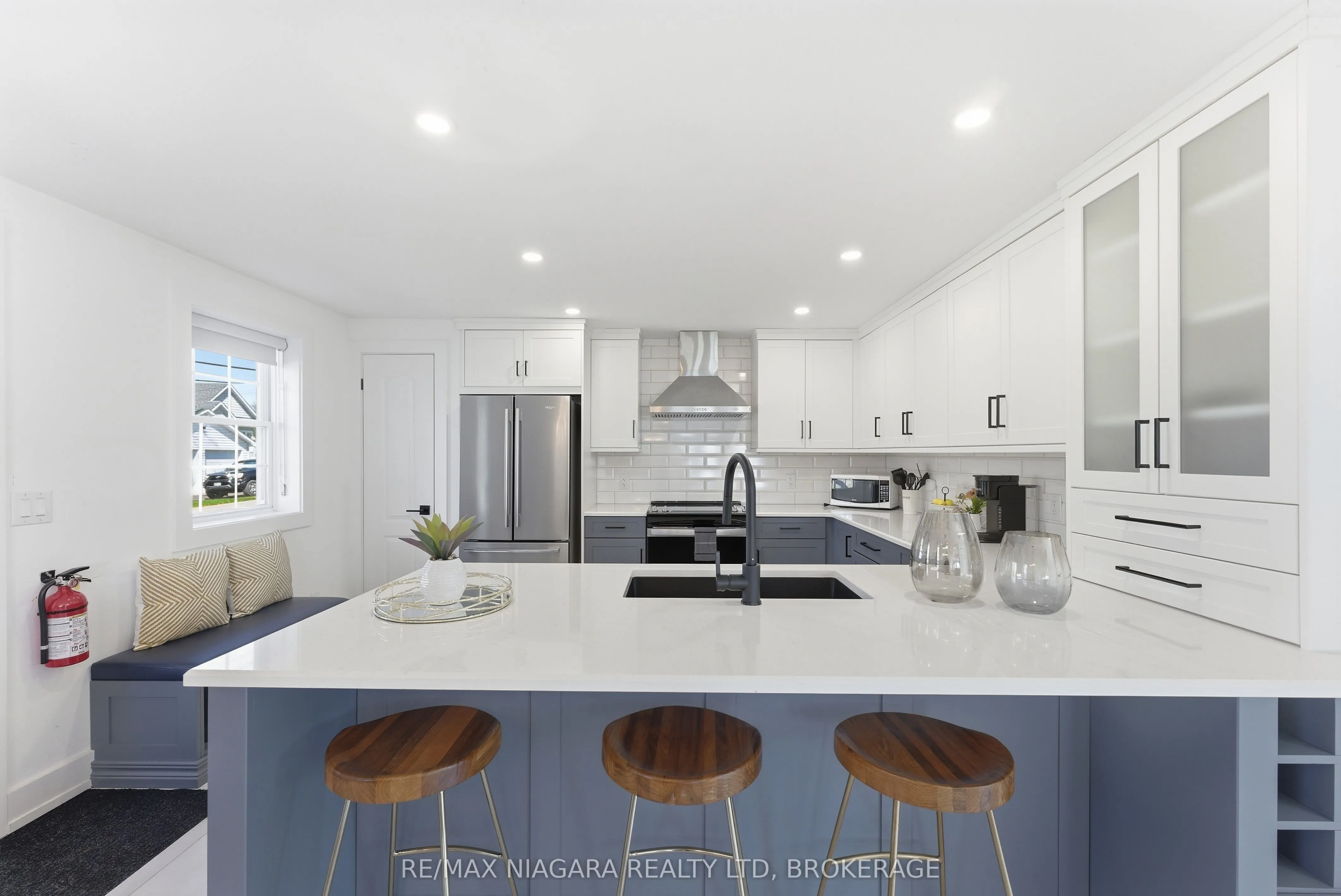 616 Lakeshore Road