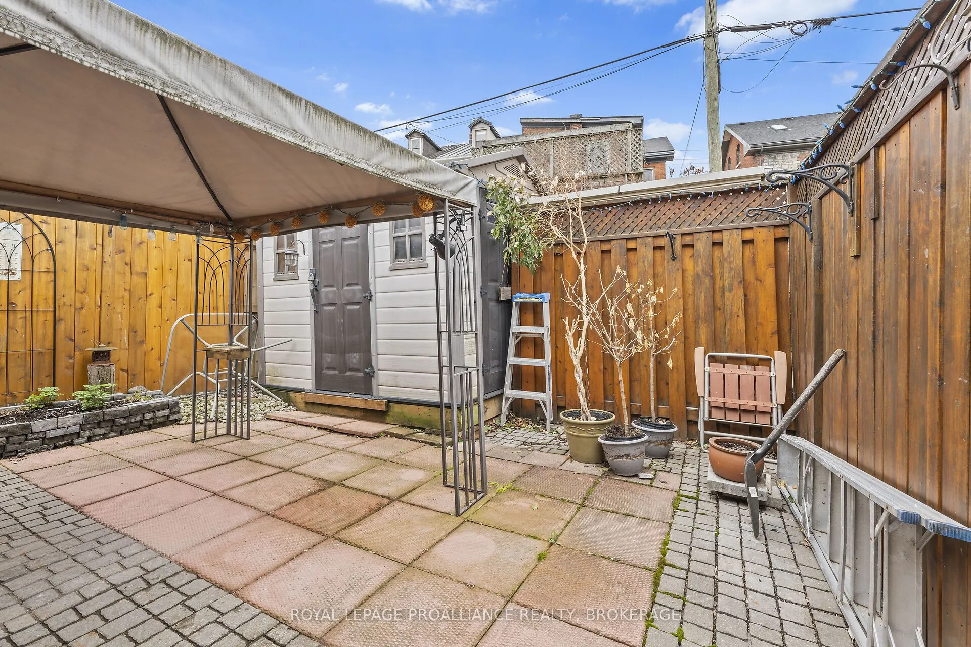 270 Wellington Street