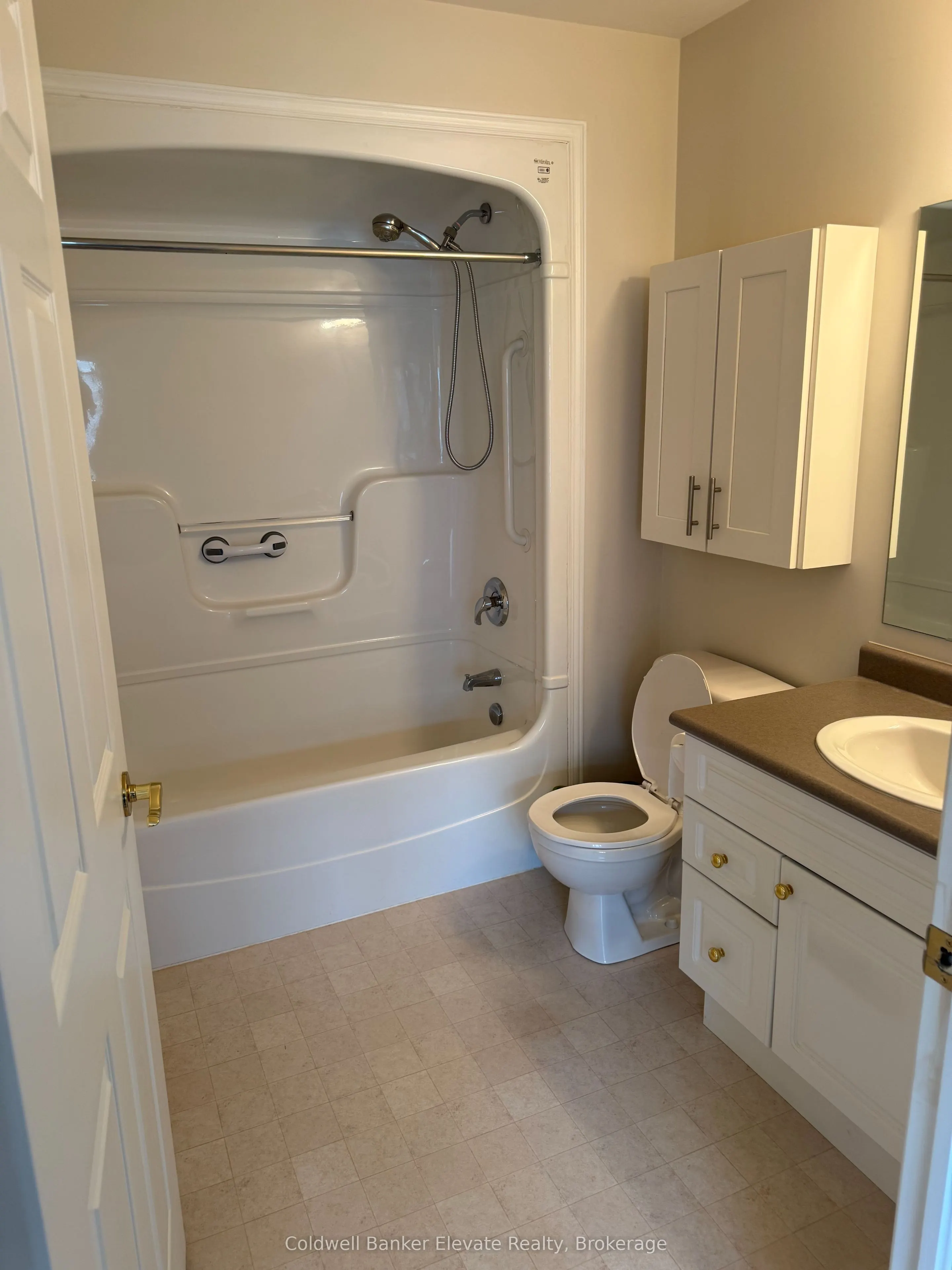 2705 KINGSWAY Drive #9
