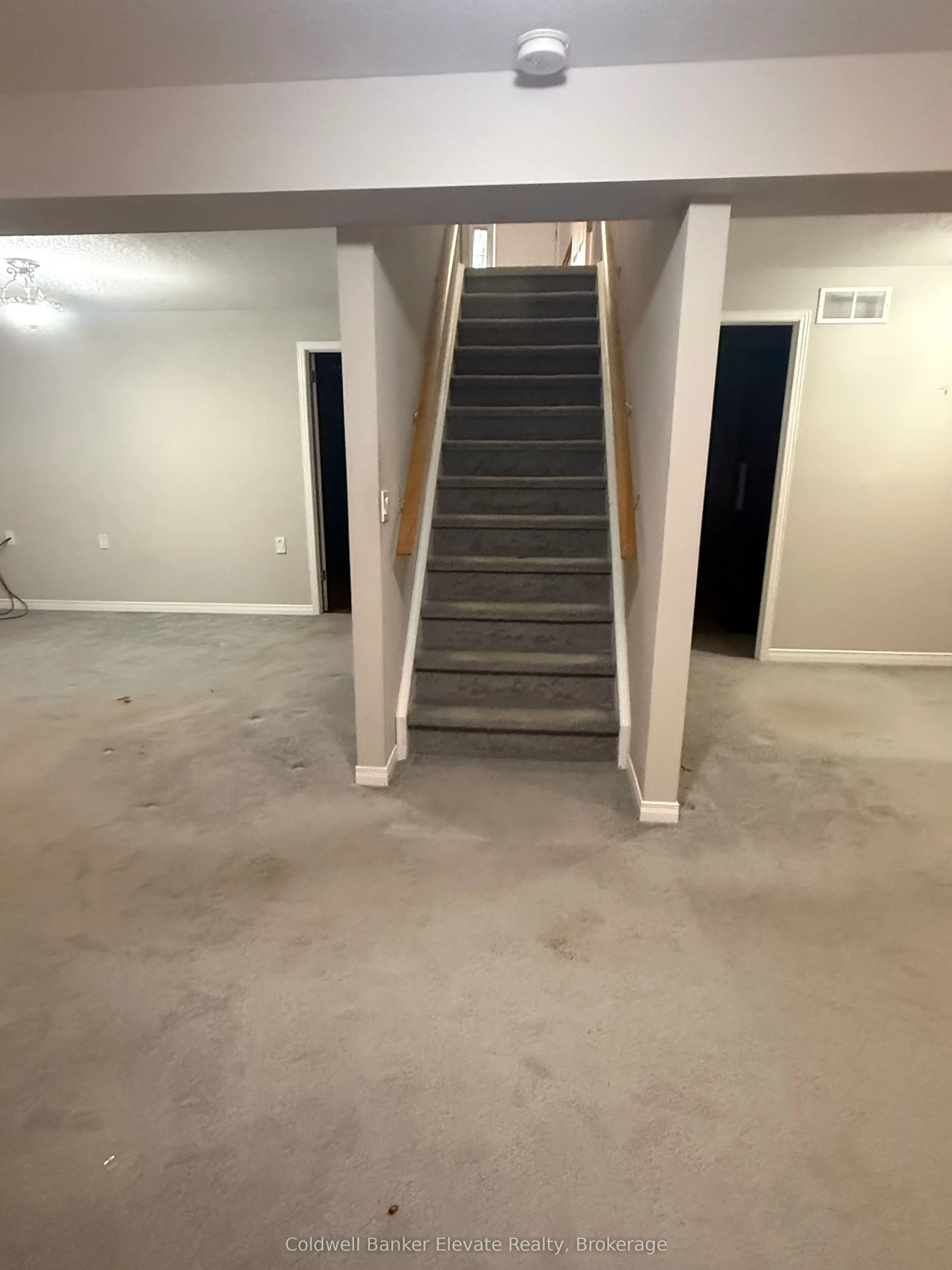 2705 KINGSWAY Drive #9