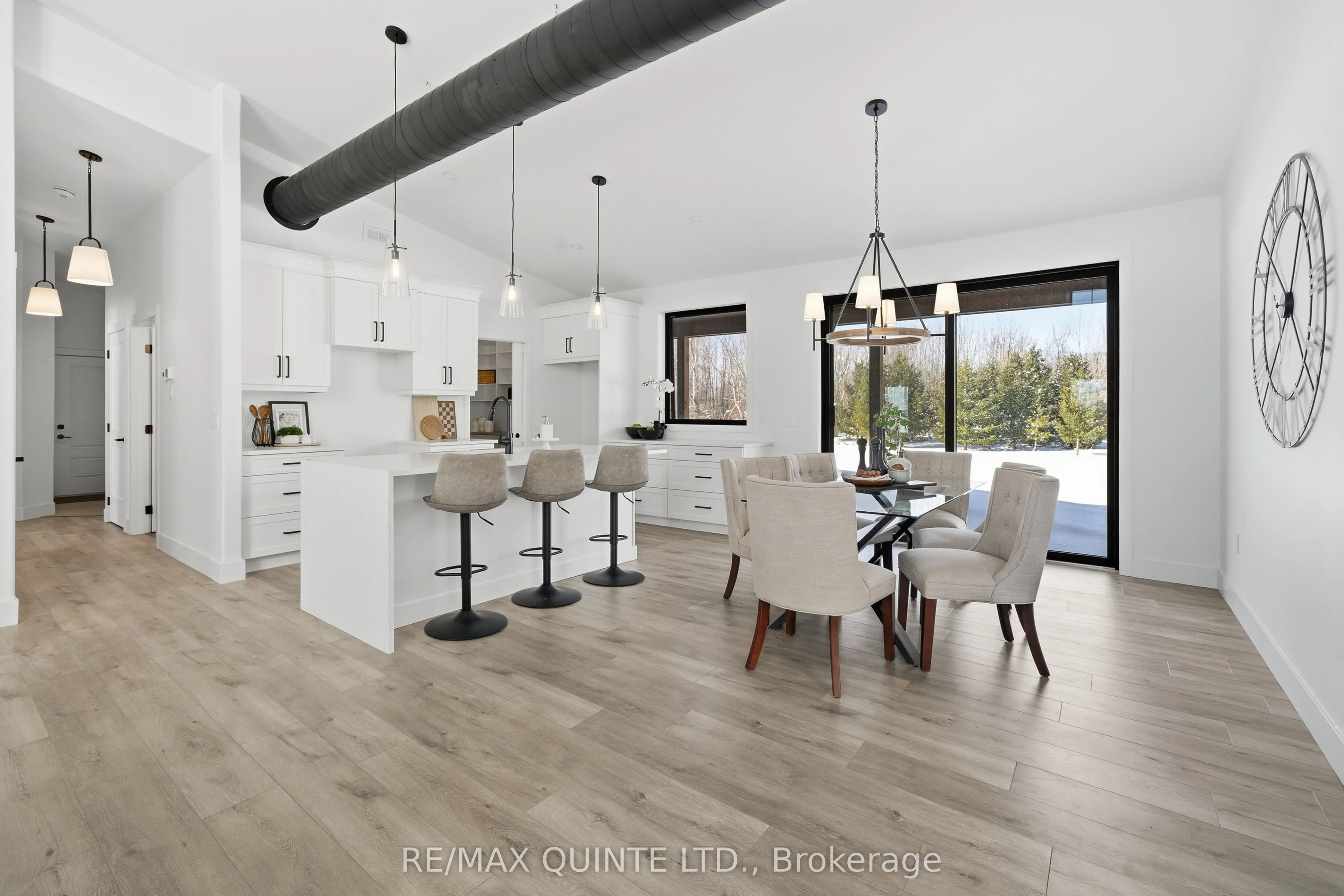 225 Mitchells Crossroad
