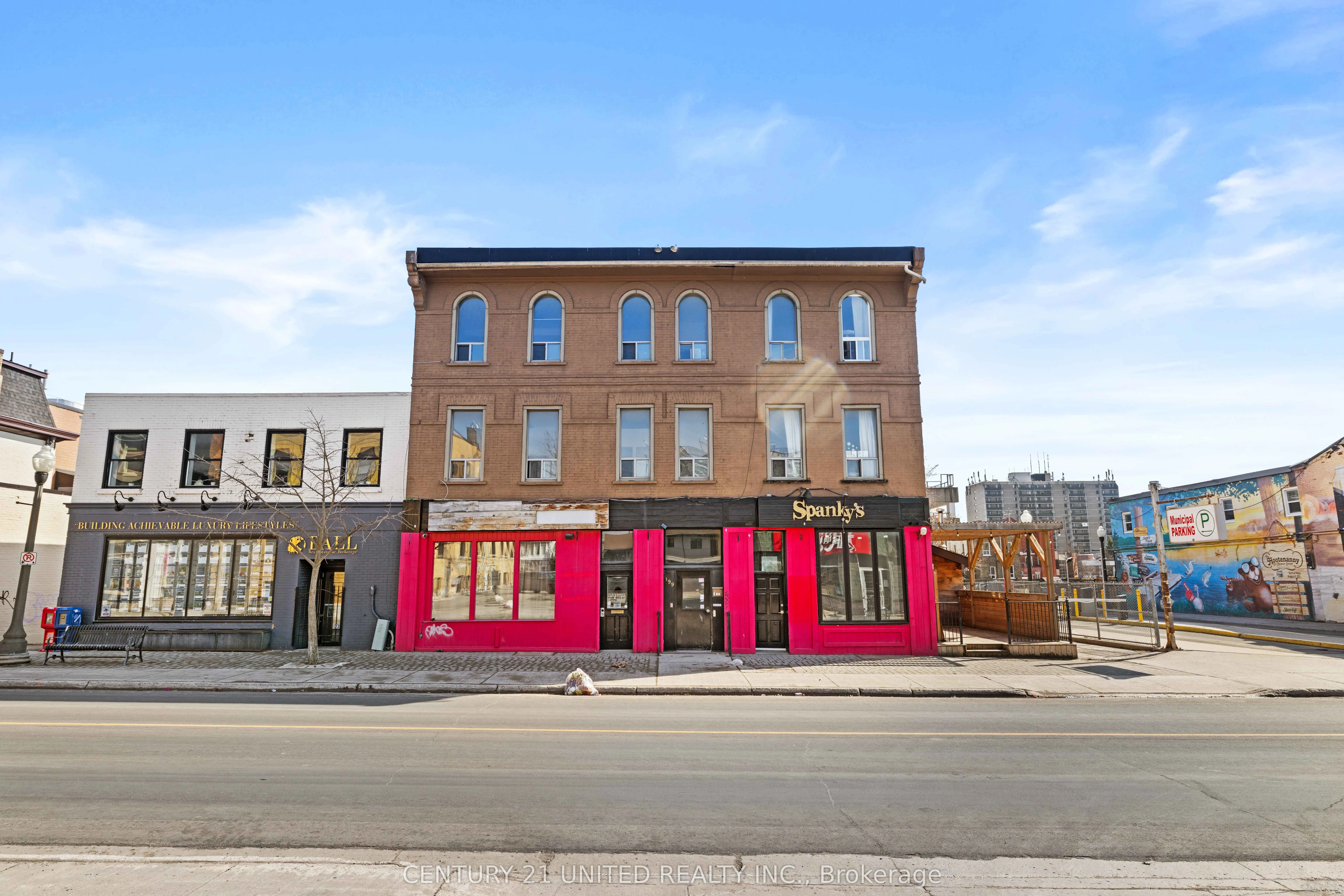 197 Hunter Street W