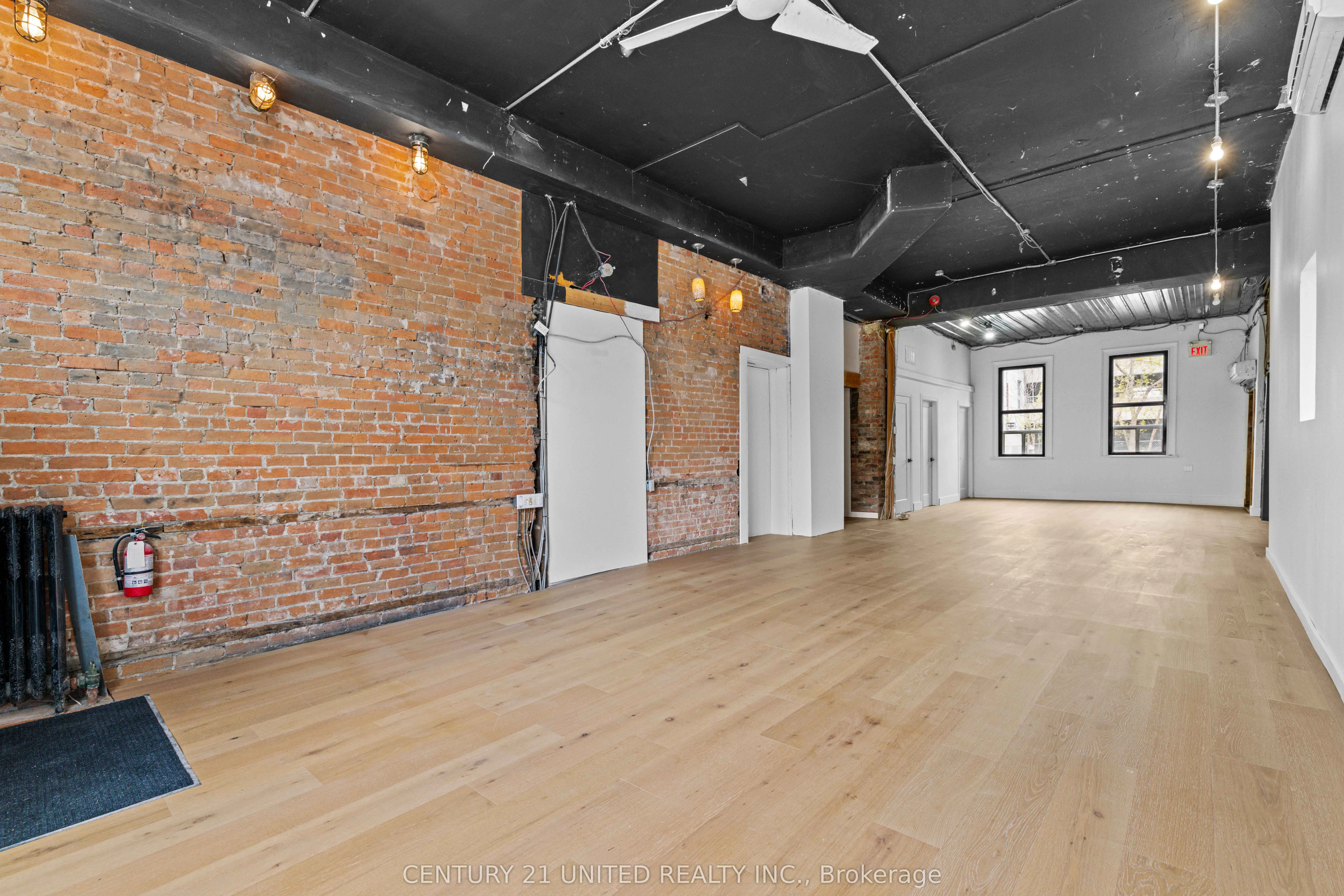 197 Hunter Street W