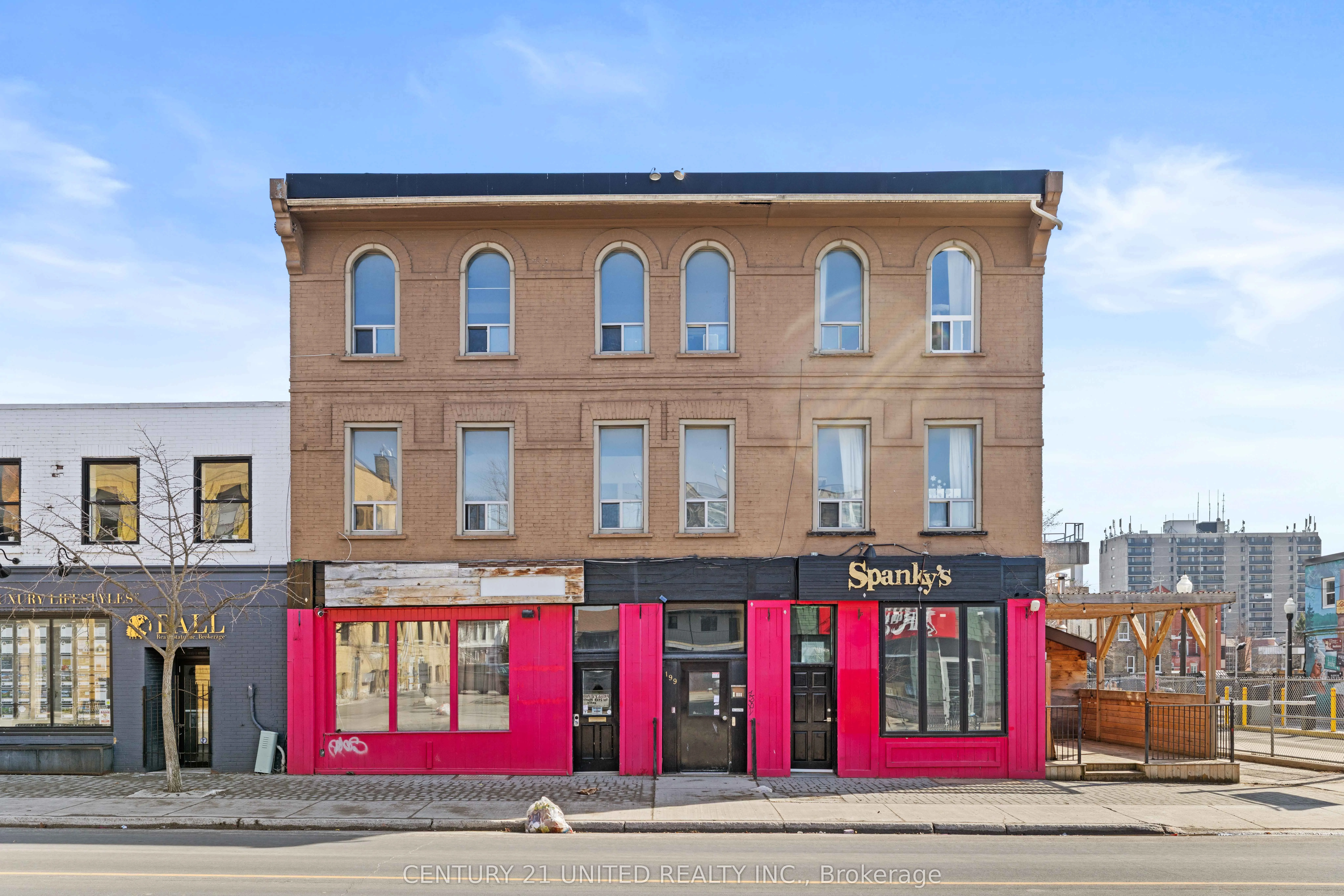 197 Hunter Street W