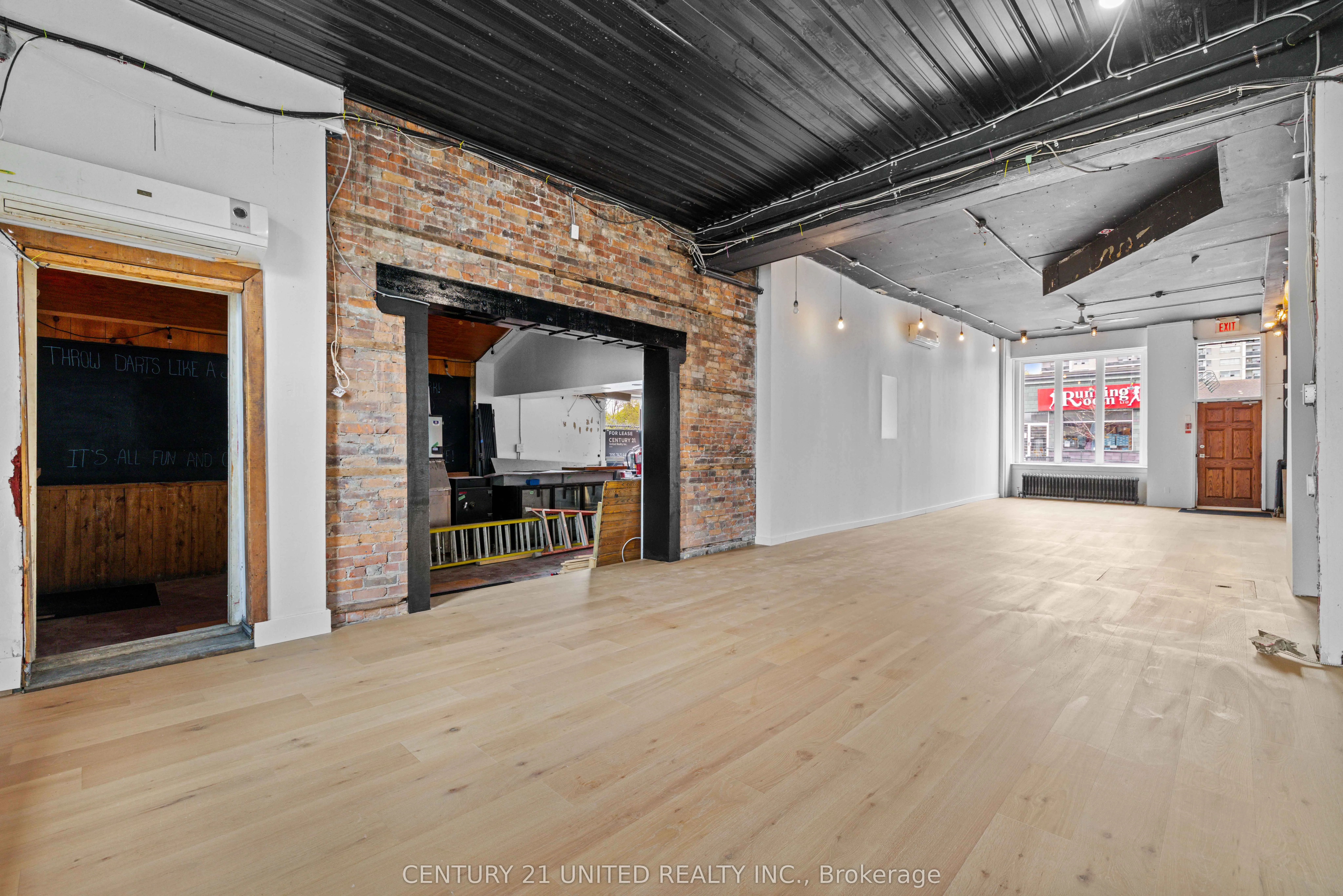 197 Hunter Street W